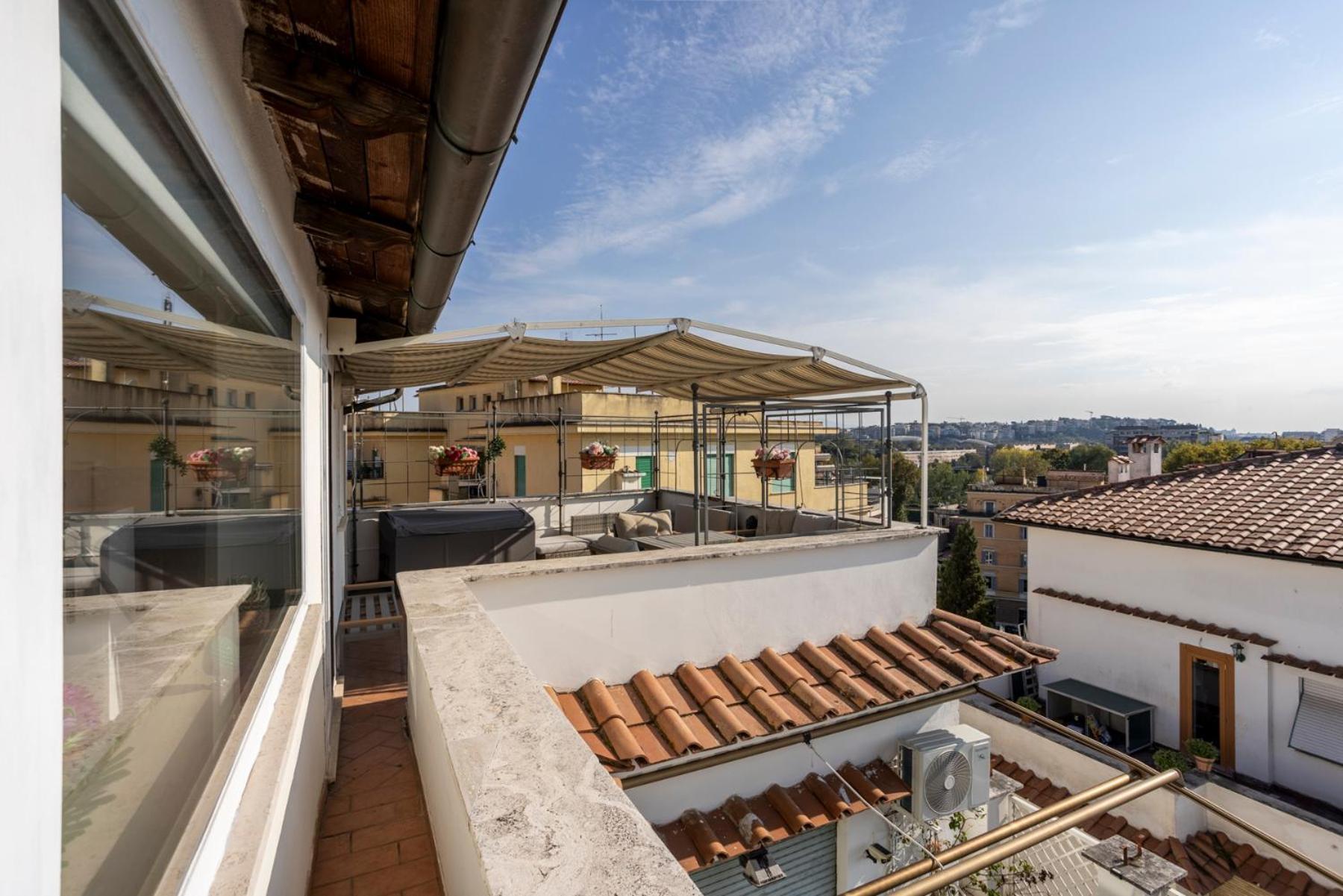 Apartment Ladolcevita - Ponte Milvio Stunning View Penthouse Rome
