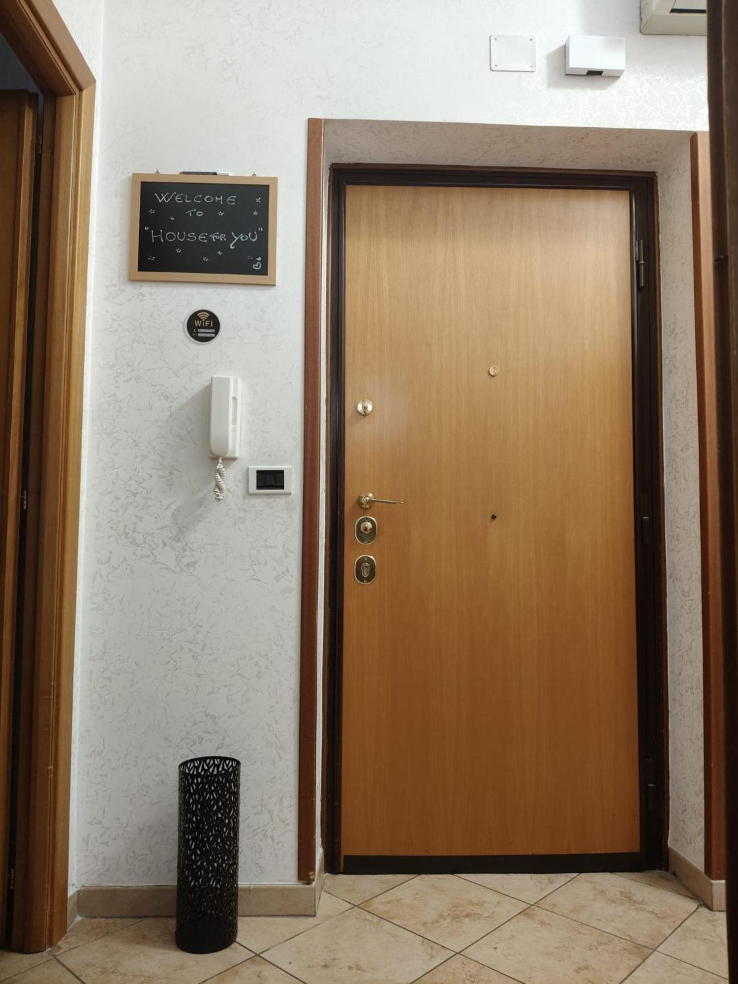 House For Apartment *