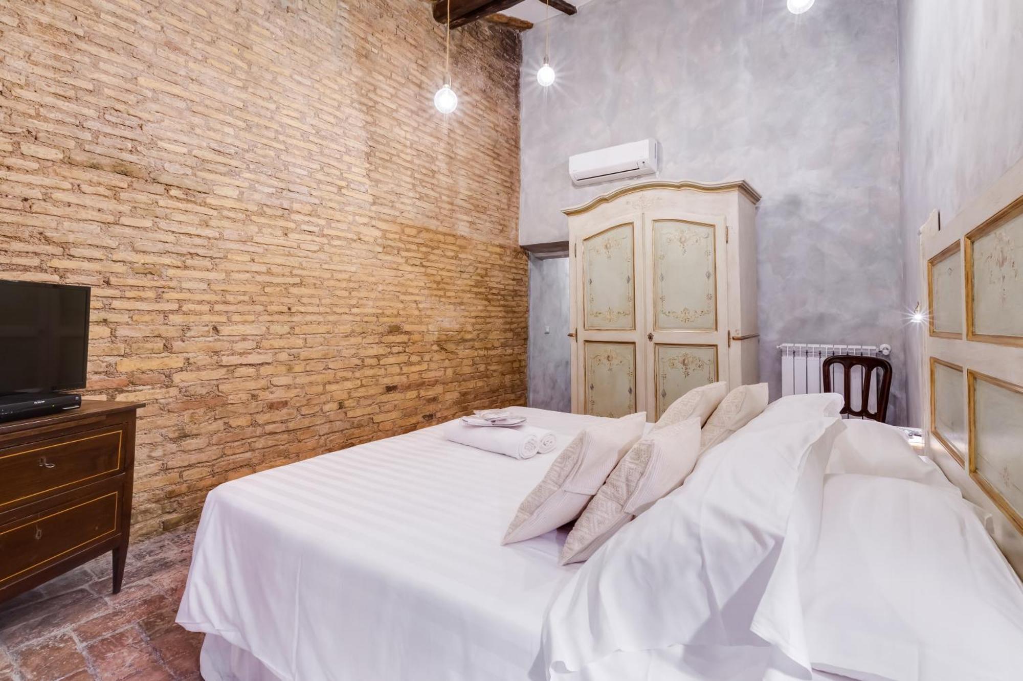 Experience Spanish Steps Apartment *