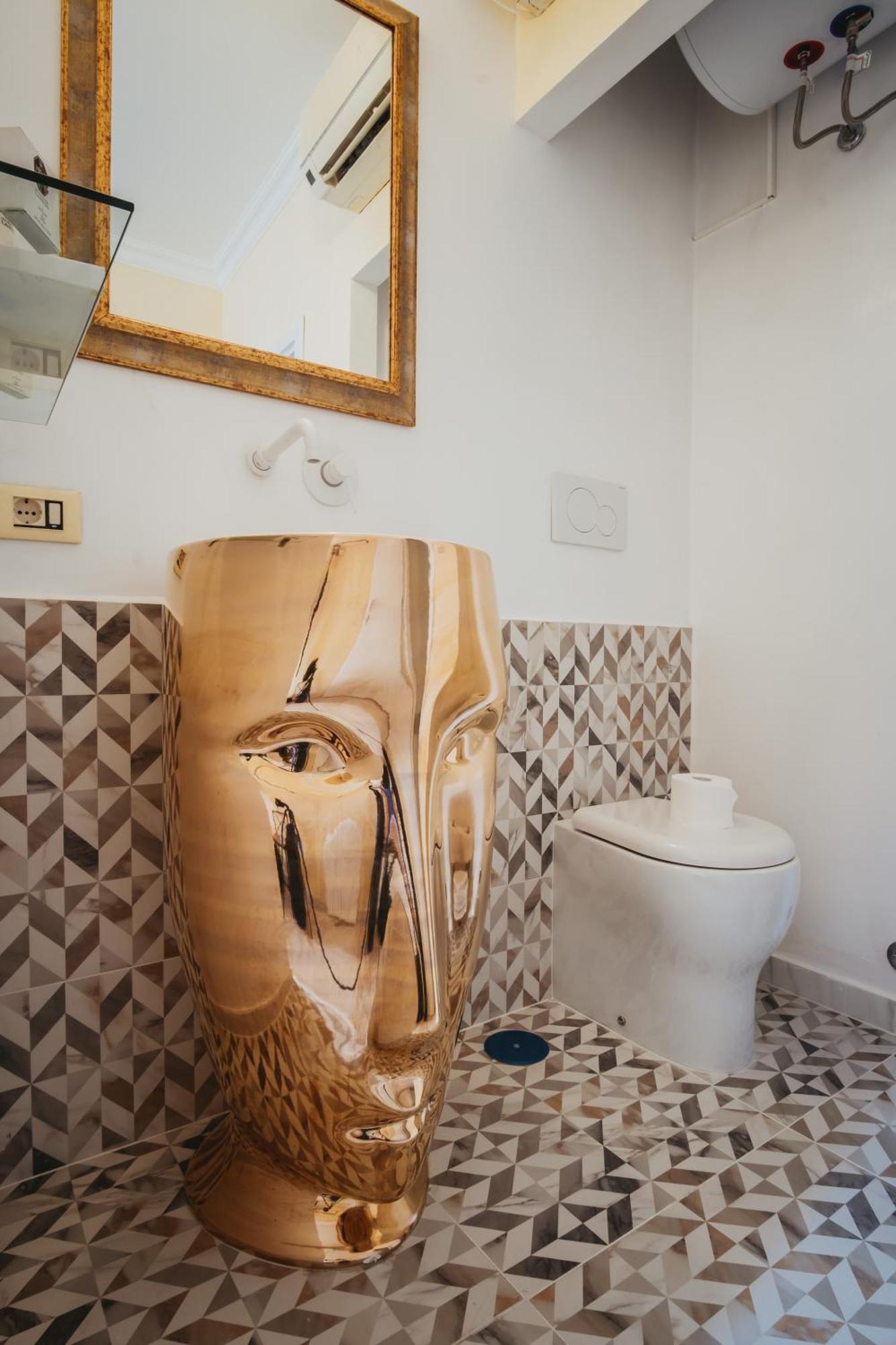 A Fontana Apartment *