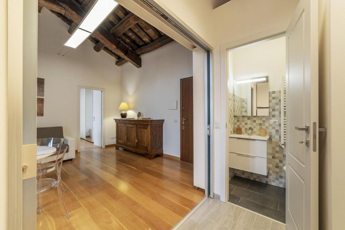 Live - Exclusive Penthouses Apartment
