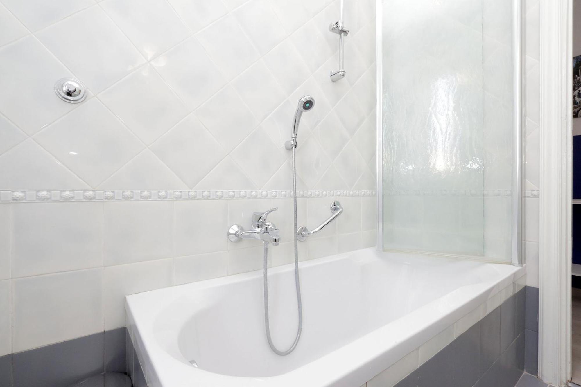 Bright Vatican 2 Bedroom Apartment