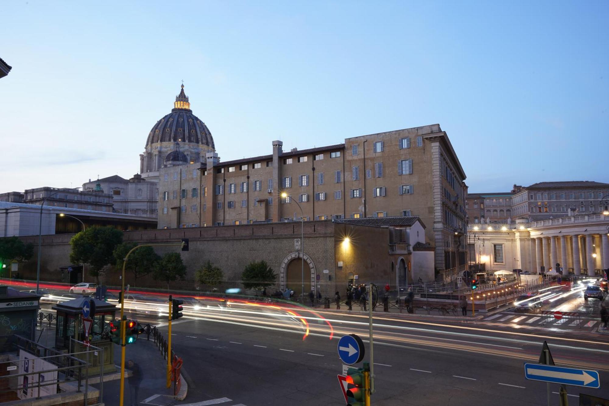Lux Vatican In Front Of Saint Peter! * Rome