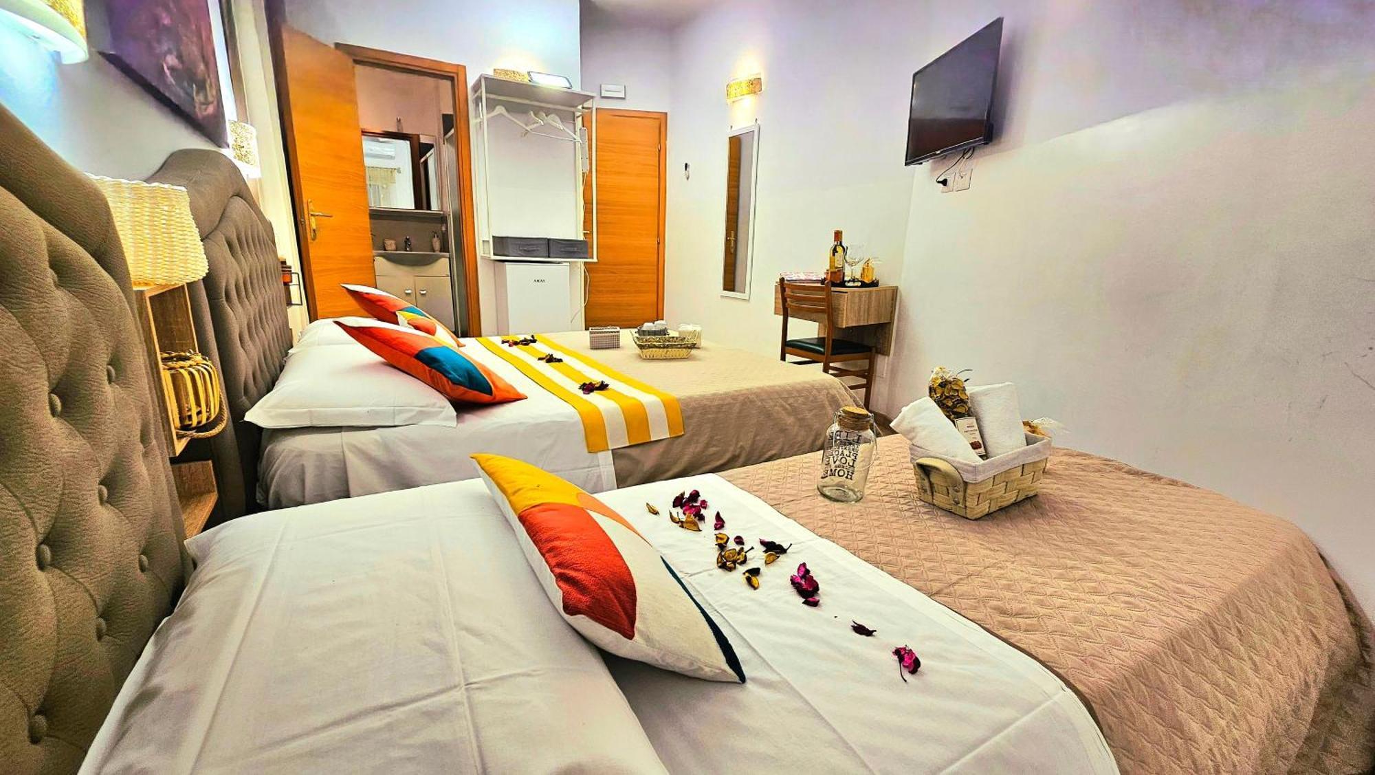 A Casa Simpatia Roma - Free Parking If You Book 4 Nights Bed & Breakfast *