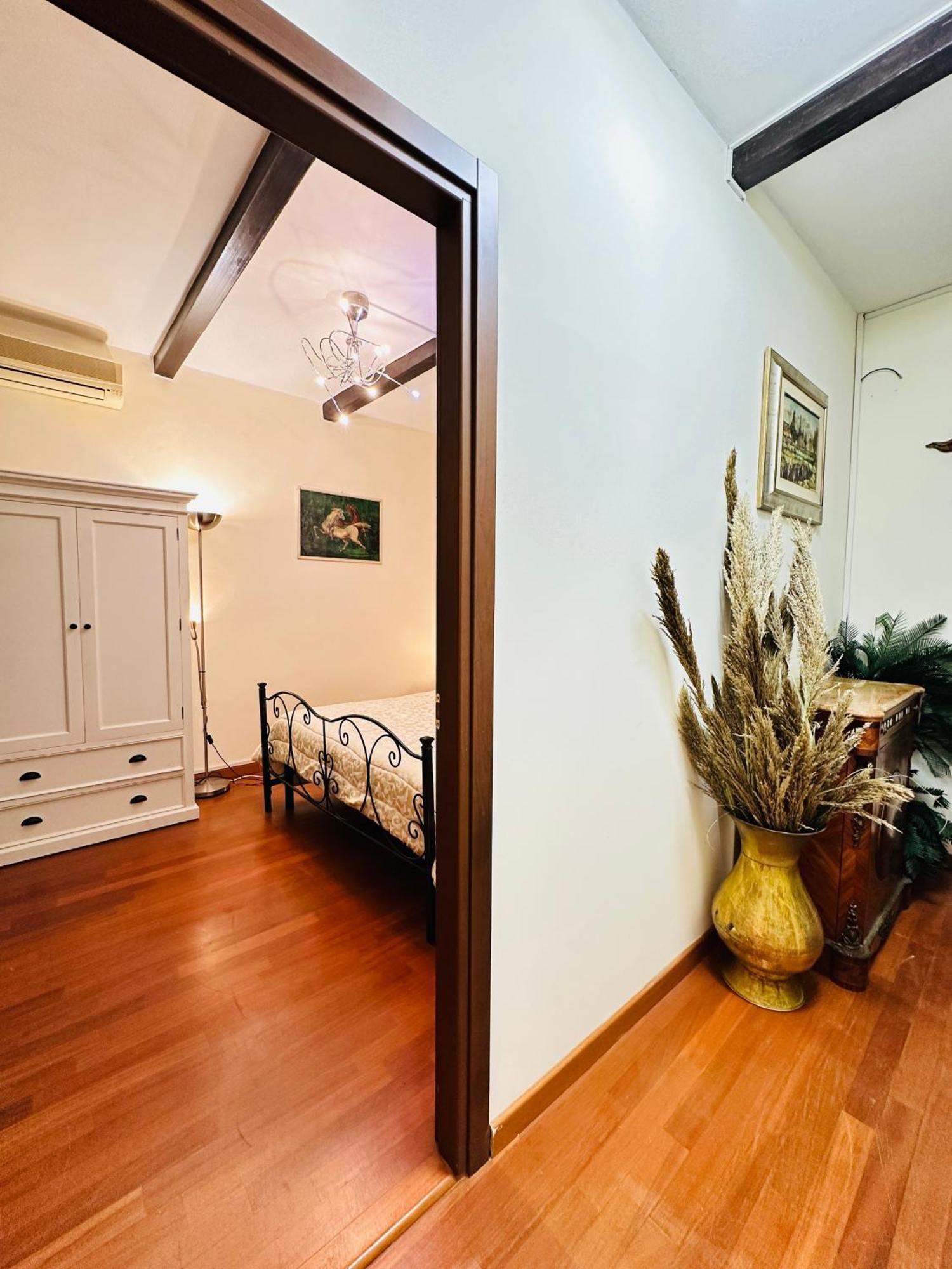 Via Veneto Lulus Apartment