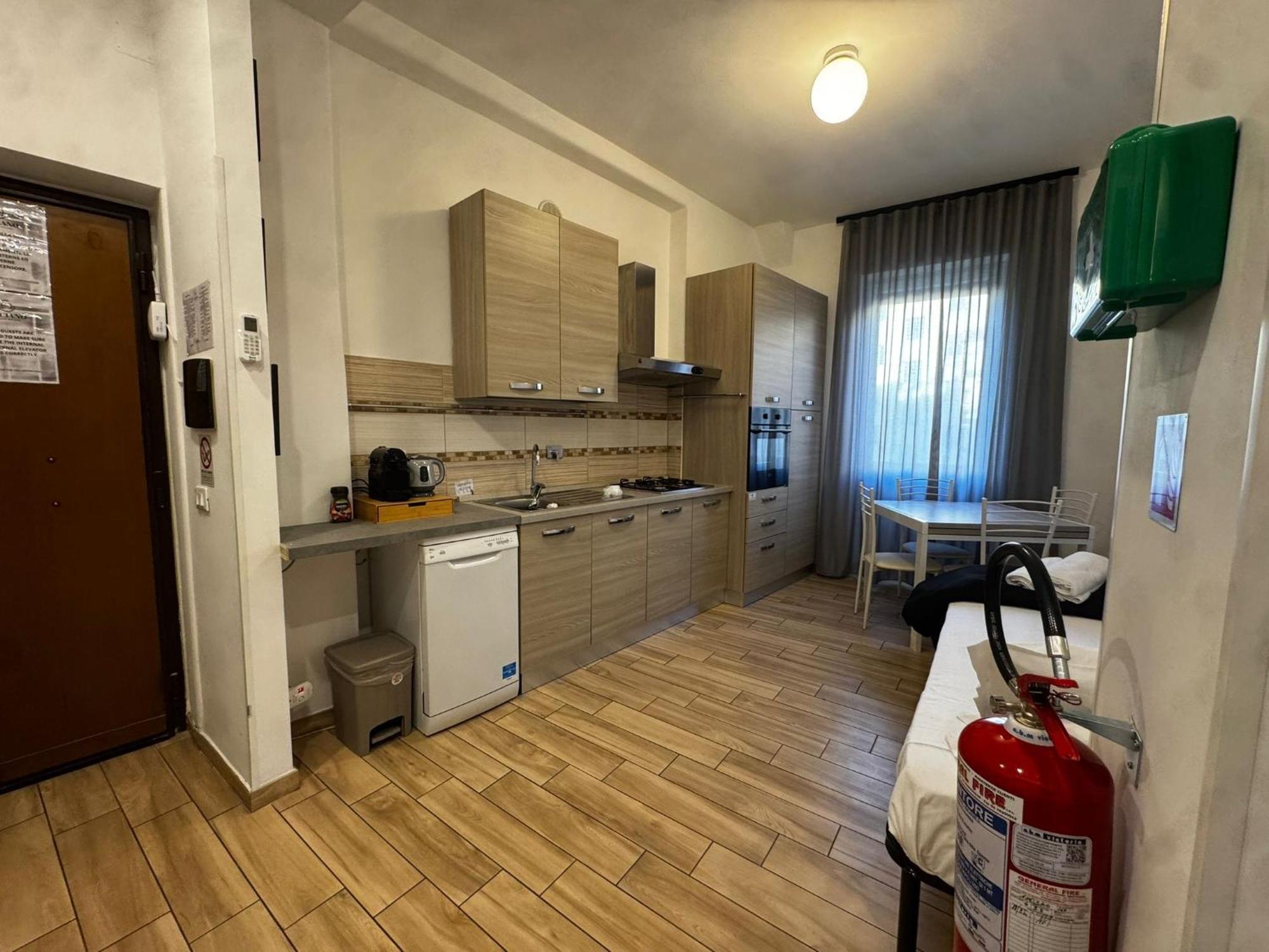 Luciano Colosseo Apartment