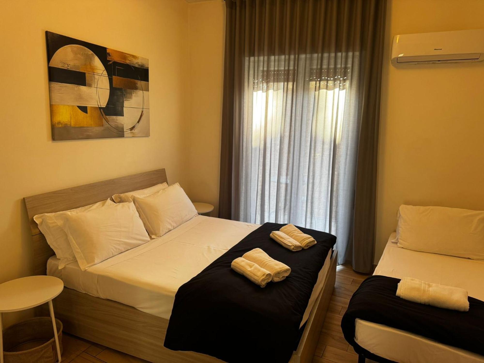 Luciano Colosseo Apartment *