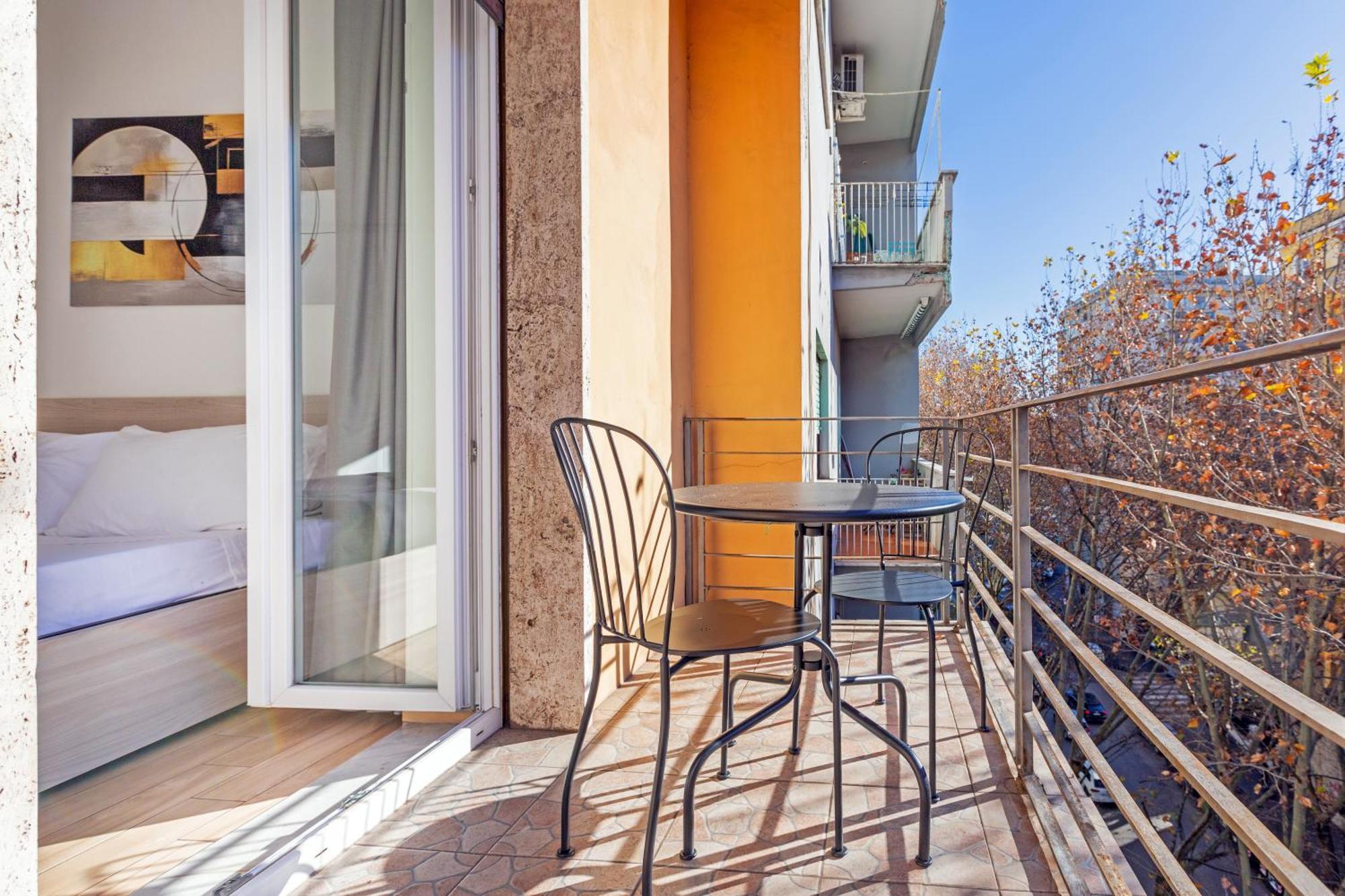 Luciano Colosseo Apartment