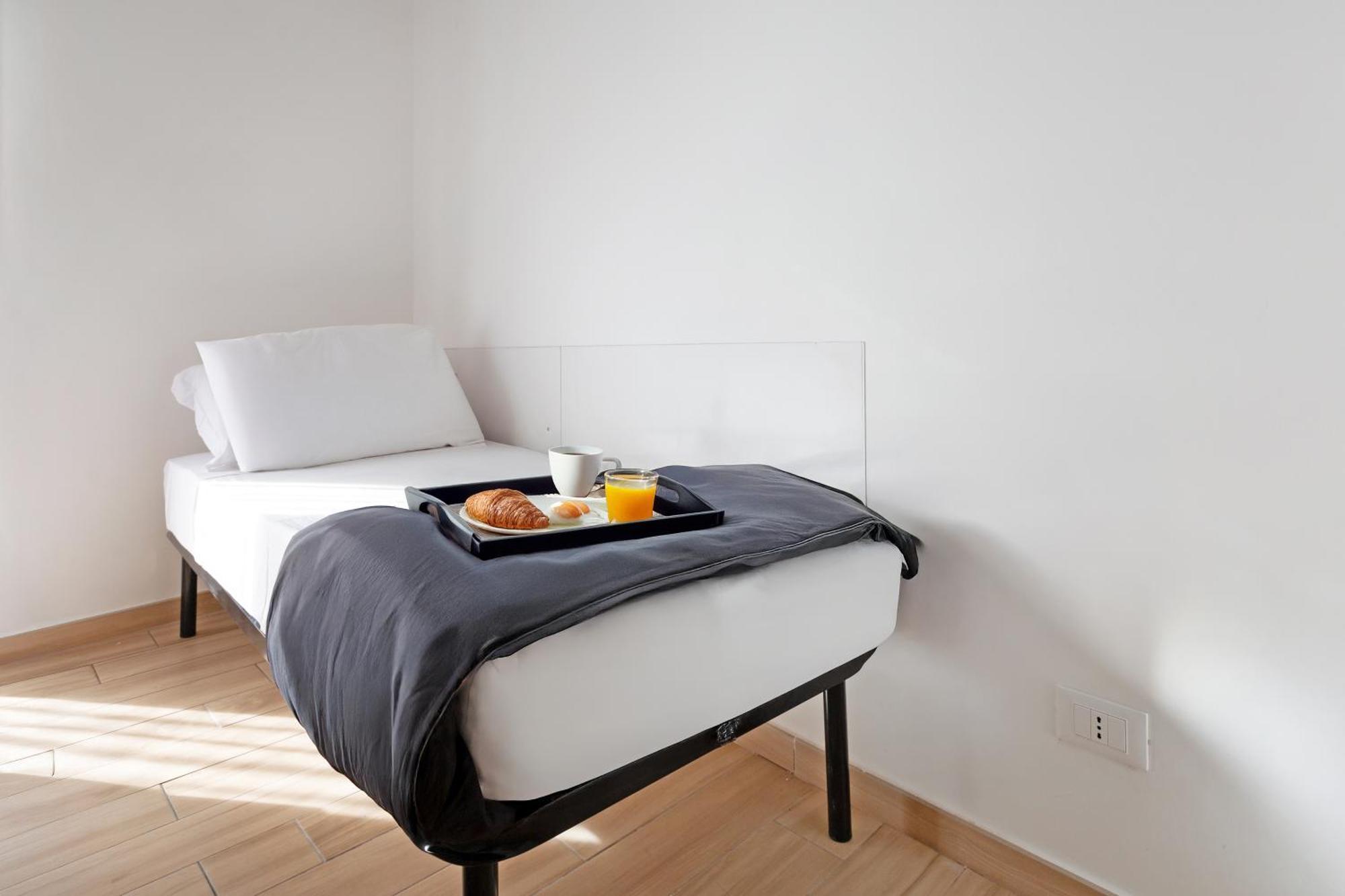Luciano Colosseo Apartment *