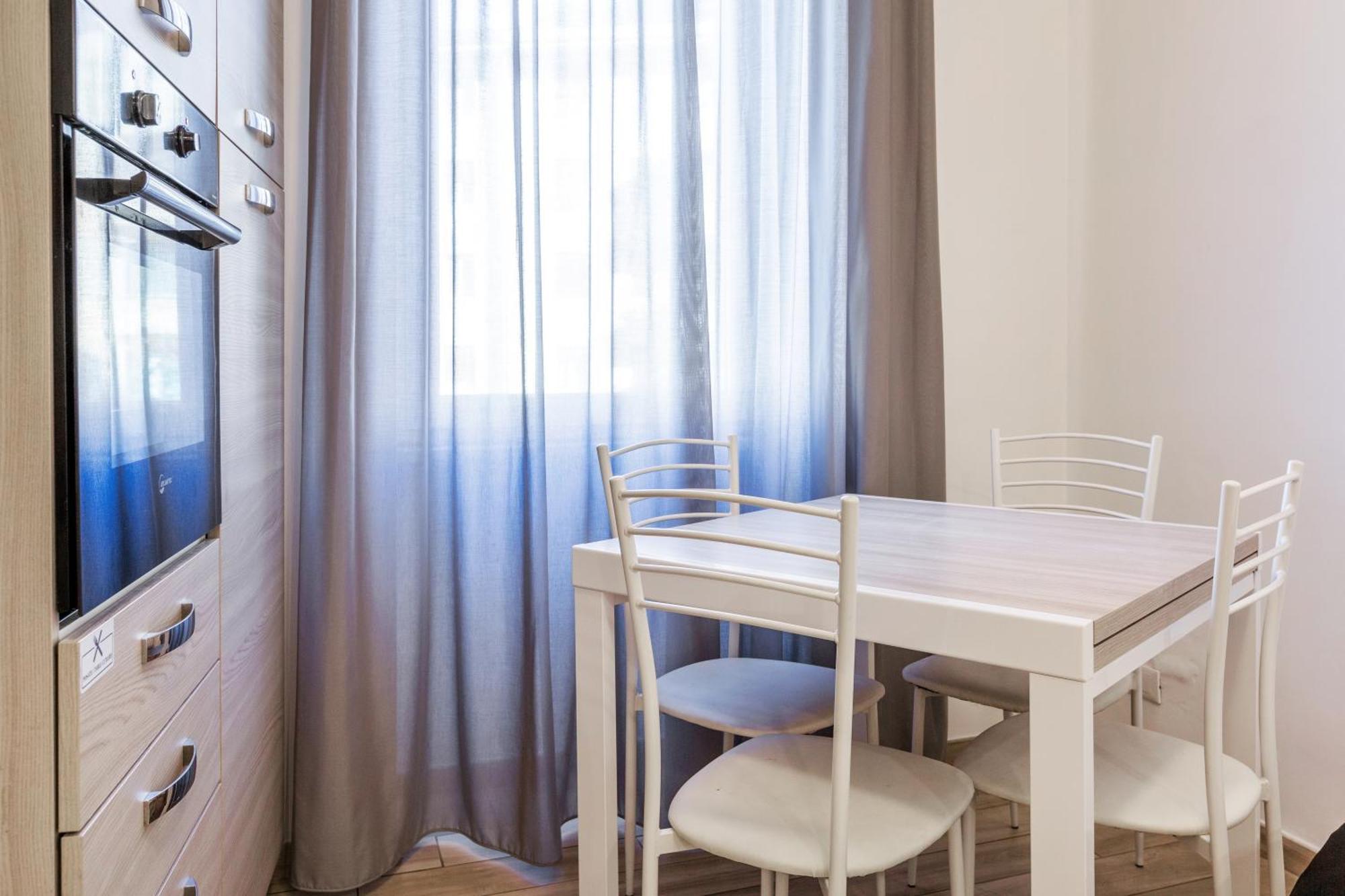 Apartment Luciano Colosseo Rome