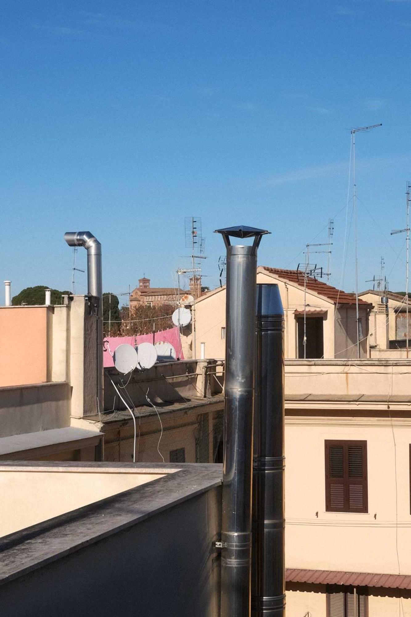 Piramide 2 Bedrooms & 2 Bathrooms Apartment Rome