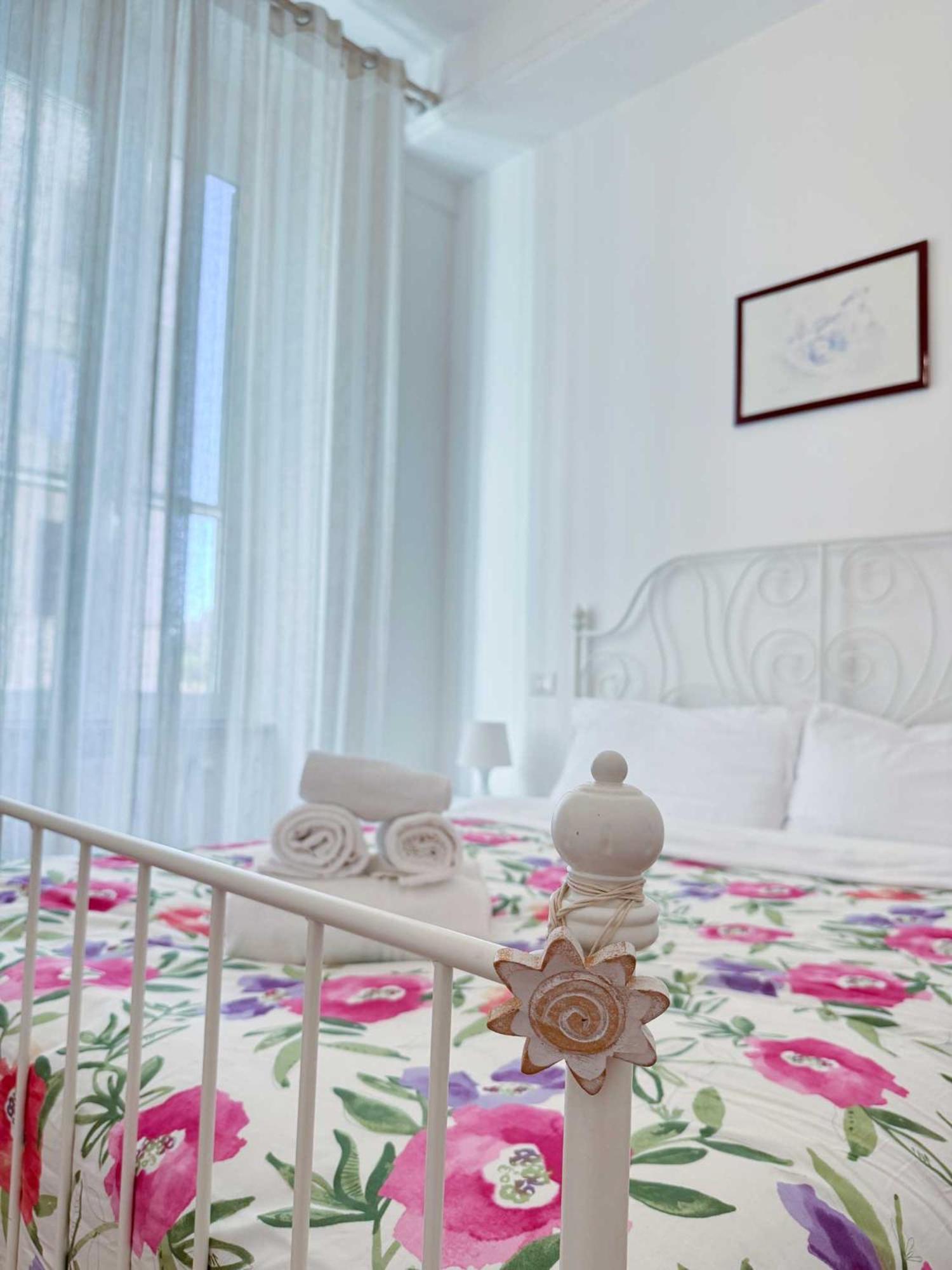 Piramide 2 Bedrooms & 2 Bathrooms Apartment Rome