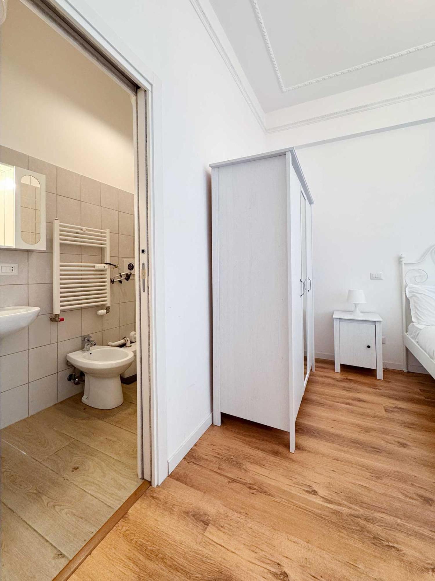 Piramide 2 Bedrooms & 2 Bathrooms * Rome