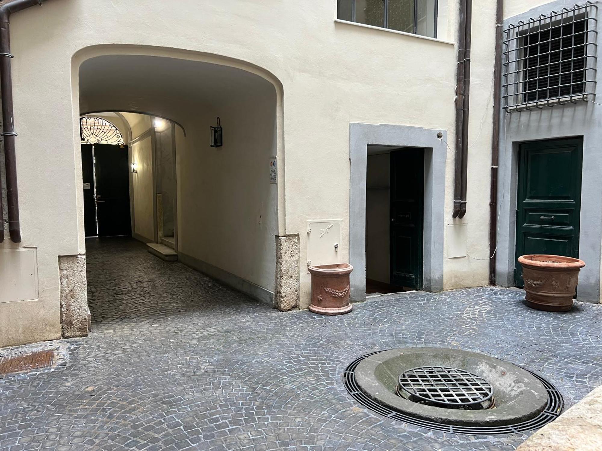 Sweet Lucina Apartment Rome