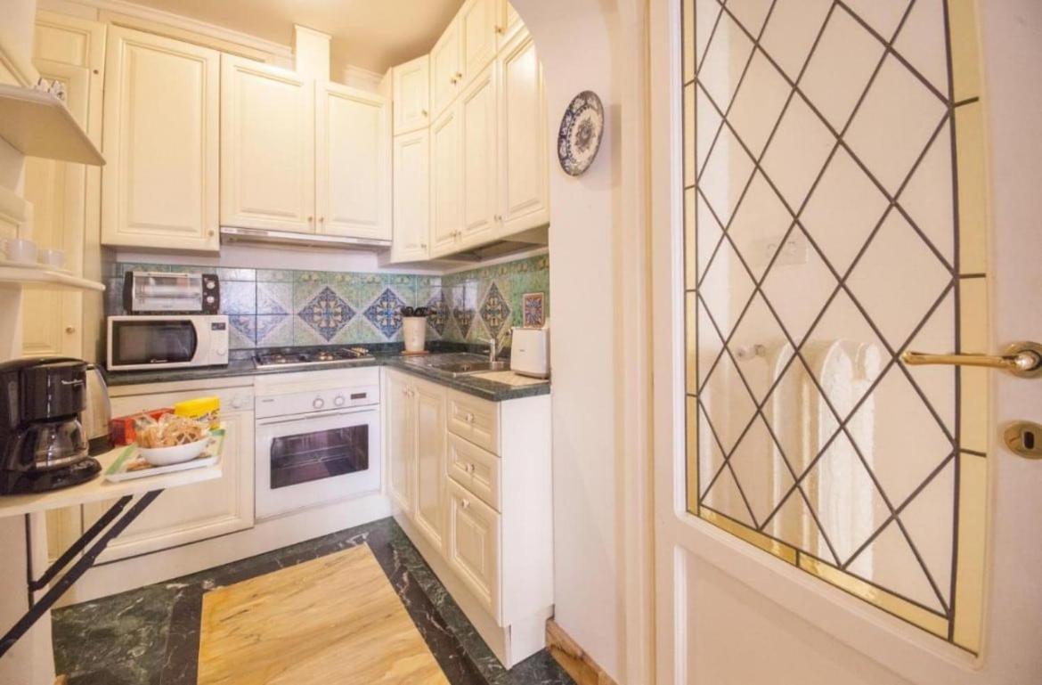 Apartment 100m From Piazza Di Spagna Rome