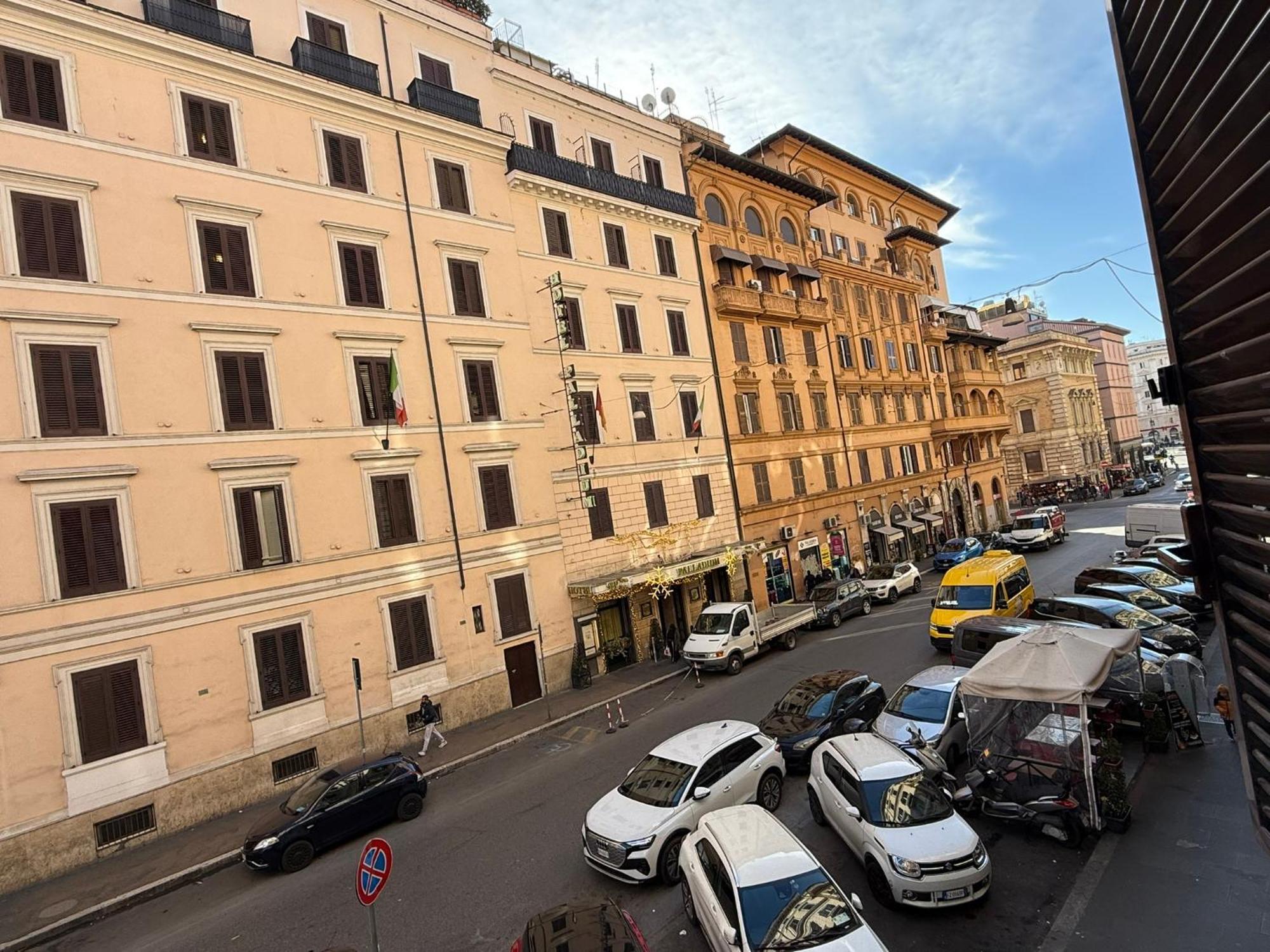 Lumi Rome