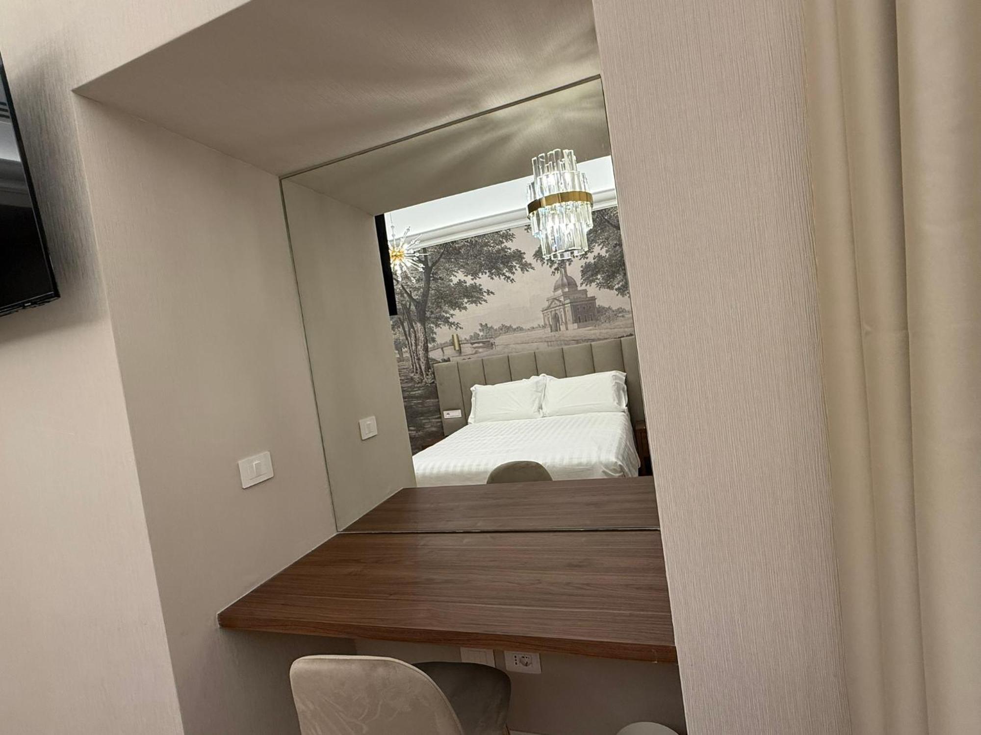 Lumi Hotel *