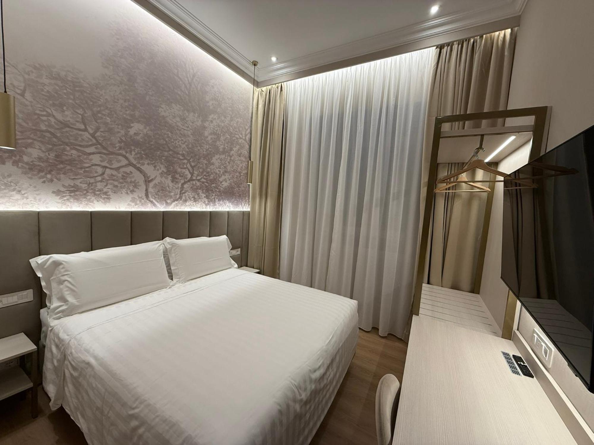 Lumi Rome