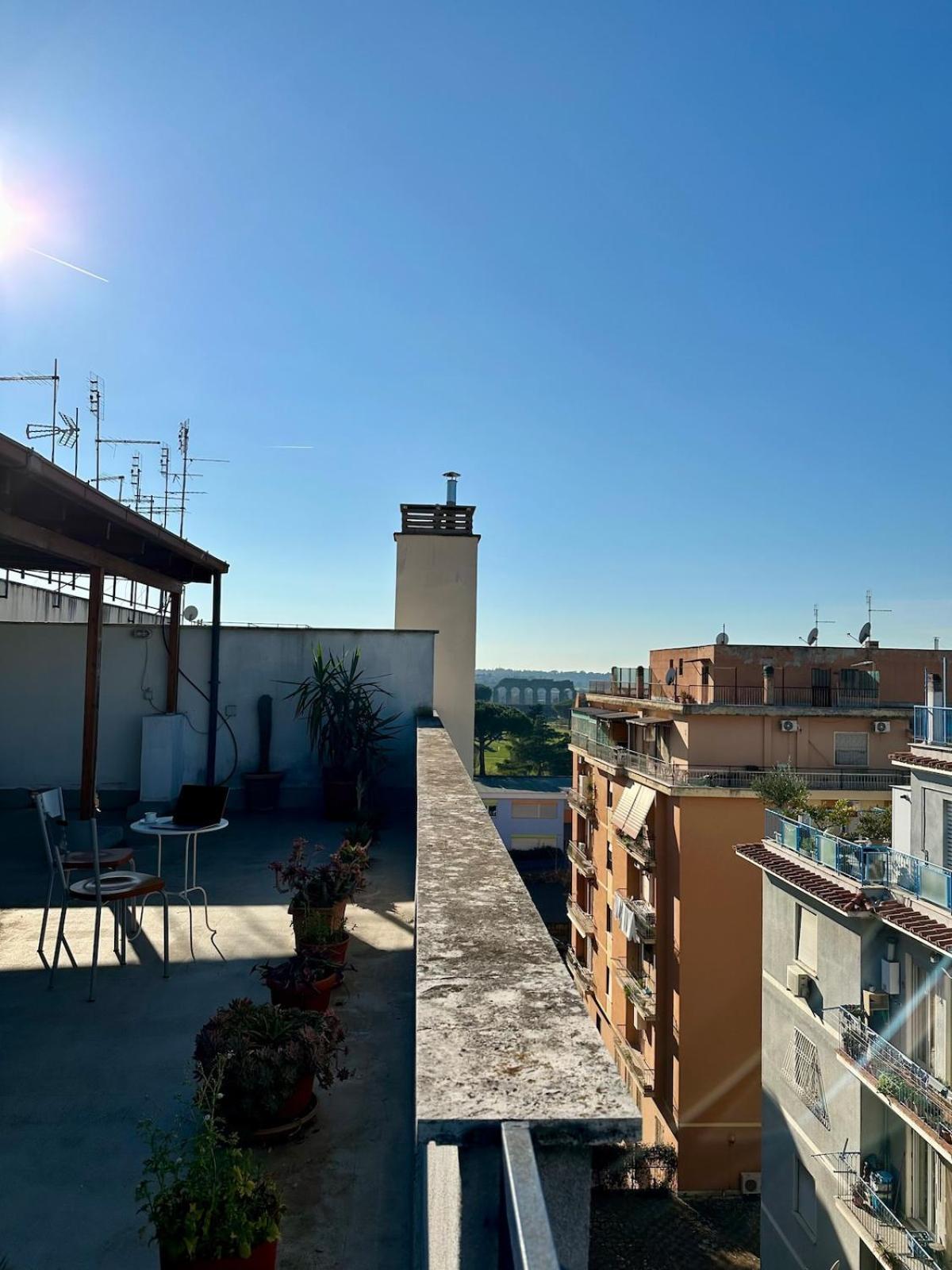 Grazioso Attico Vicino Al Parco Degli Acquedotti Apartment Rome