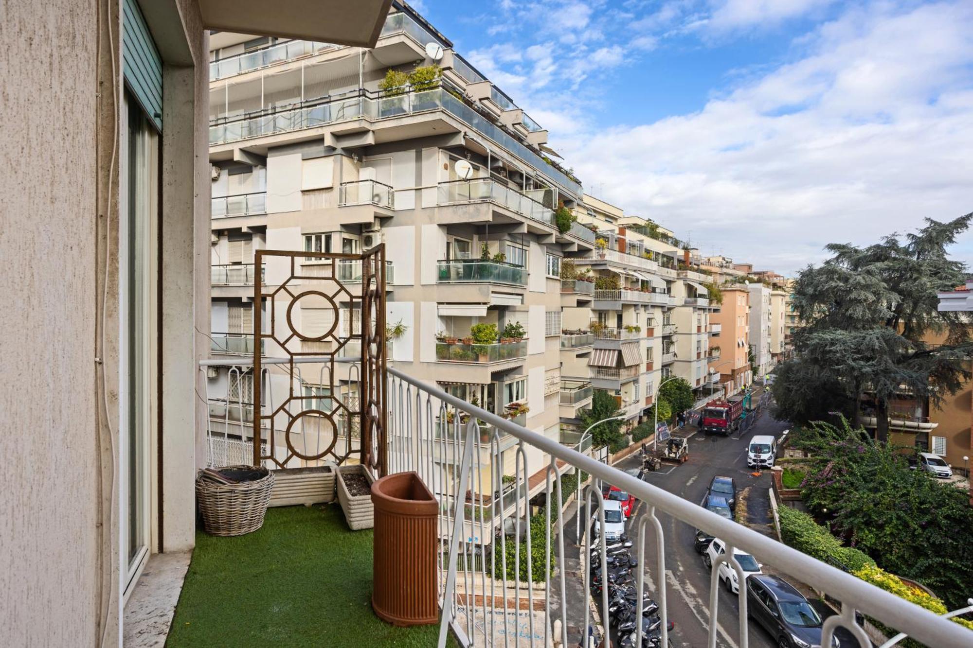 Maison G - New Design With Balcony Apartment