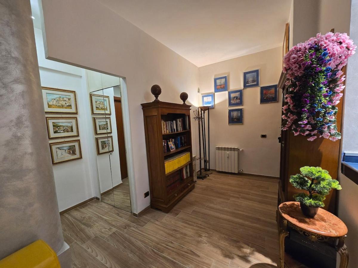 Roots Of Apartment *