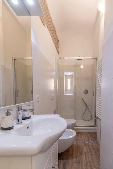 2 Minutes From The Colosseum - Luxury * Rome