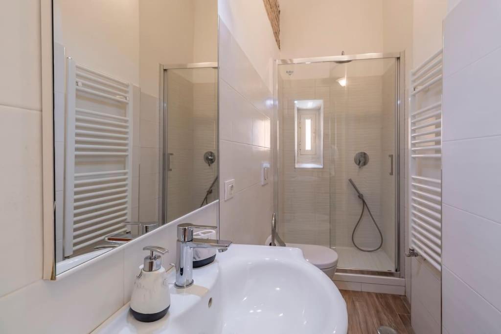 2 Minutes From The Colosseum - Luxury * Rome