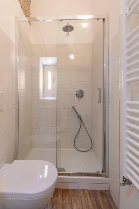 Apartment 2 Minutes From The Colosseum - Luxury Rome