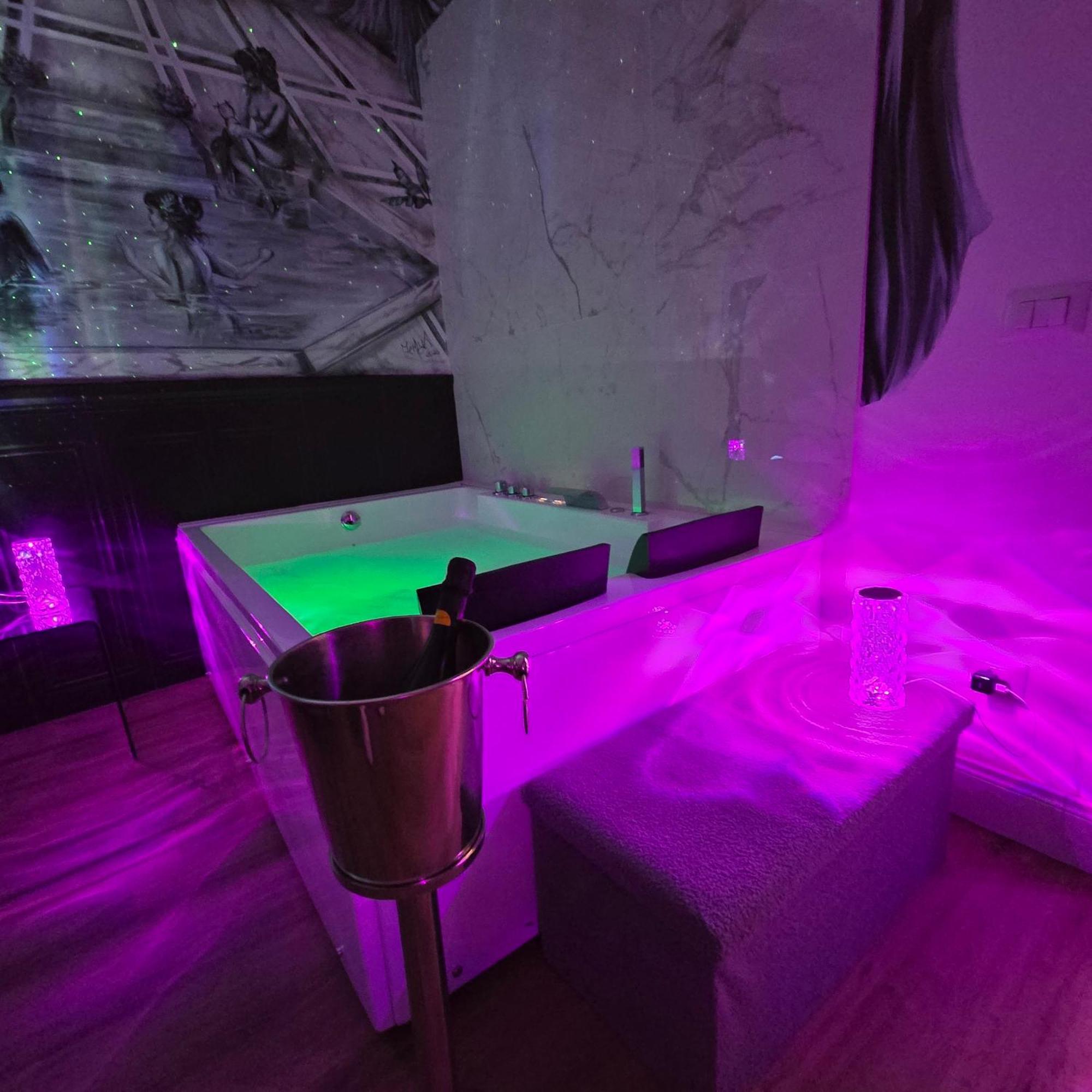 Bed & Breakfast Mirror Jacuzzi Colosseo Monti Roma