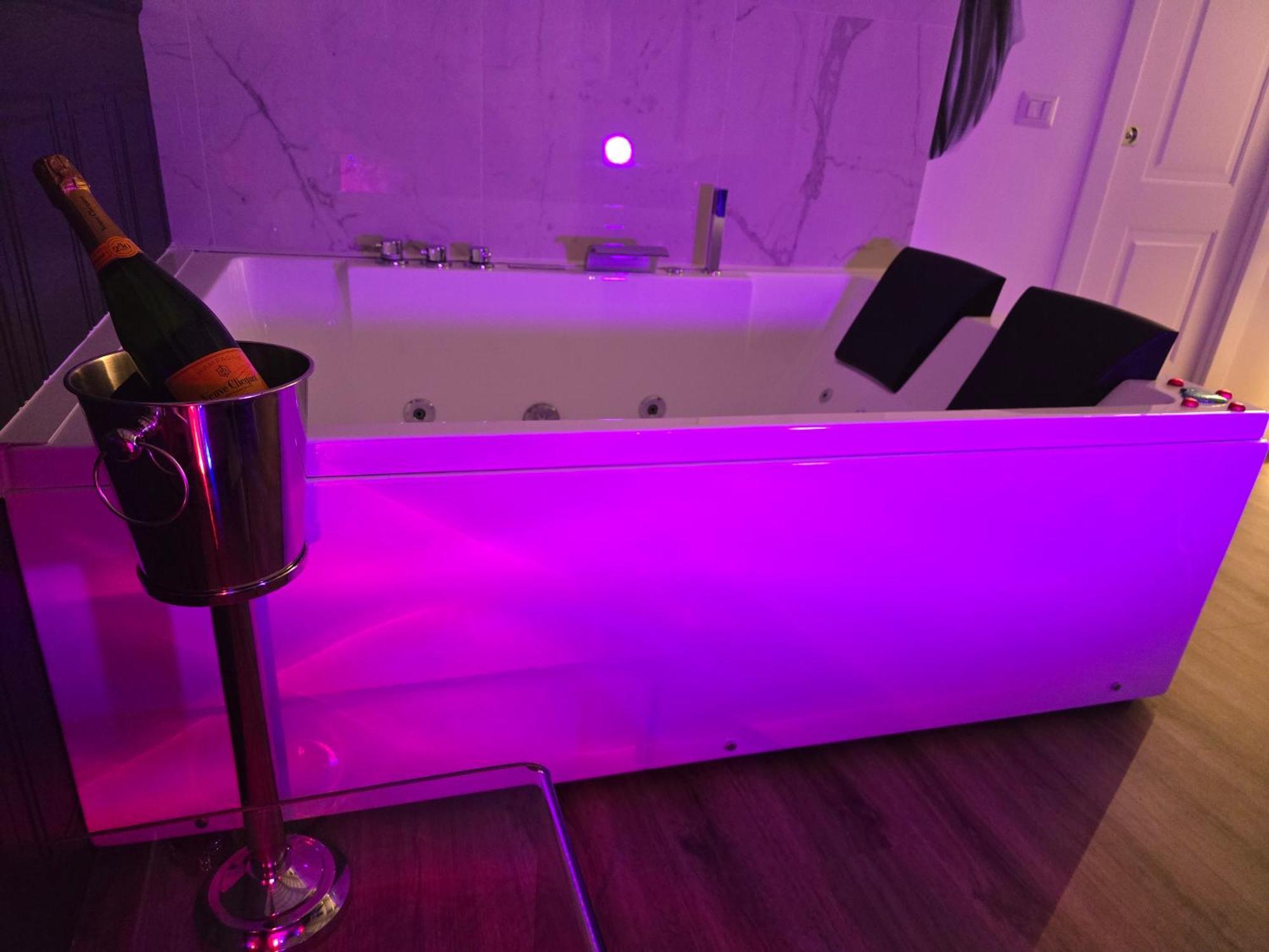 Bed & Breakfast Mirror Jacuzzi Colosseo Monti Roma