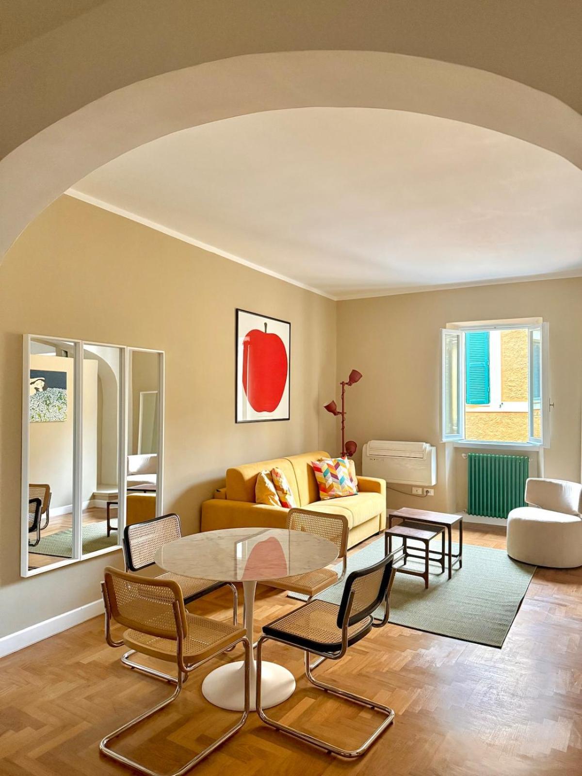 Design And Cozy In Trastevere Apartment