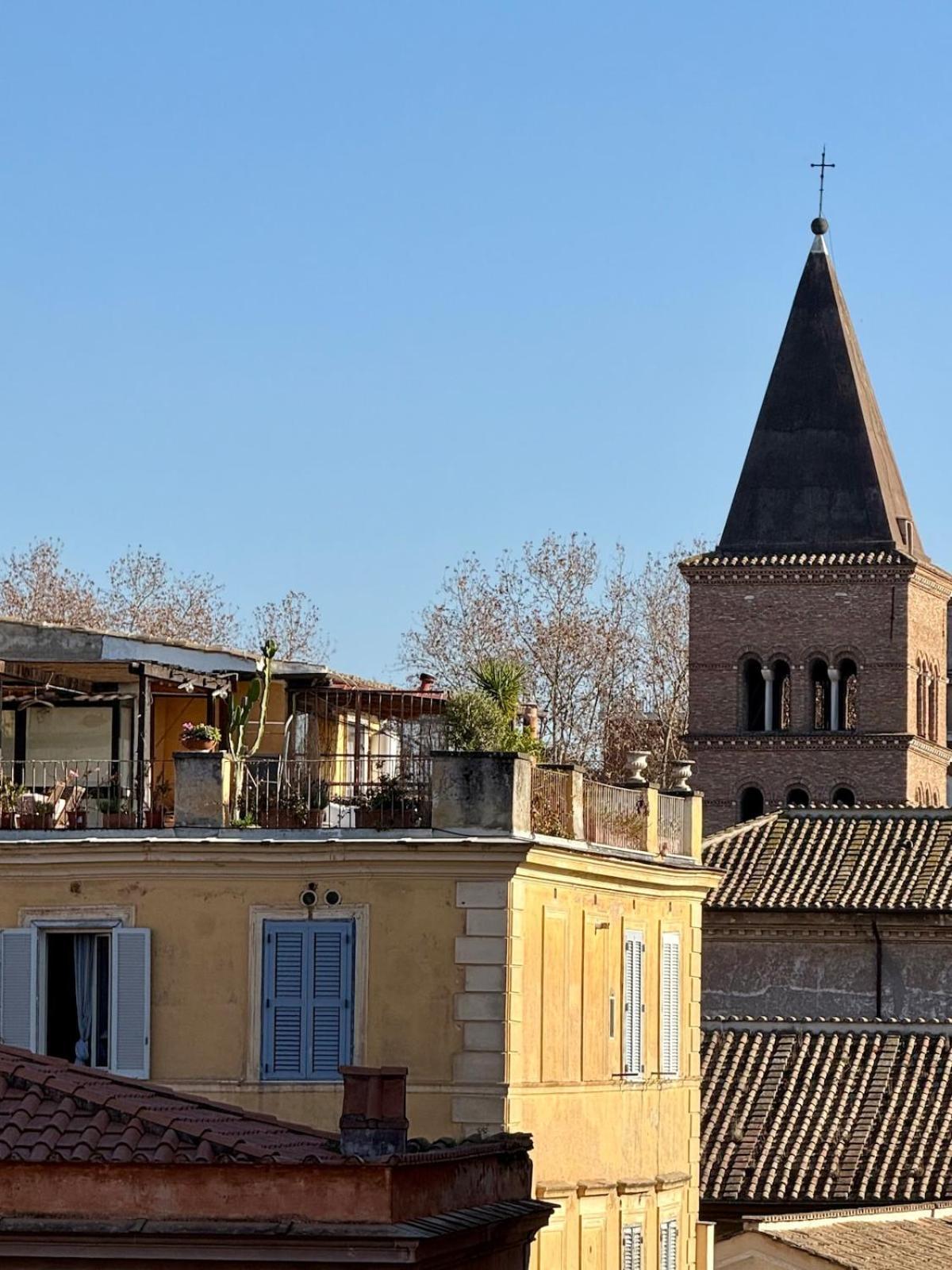 Apartment Design And Cozy In Trastevere