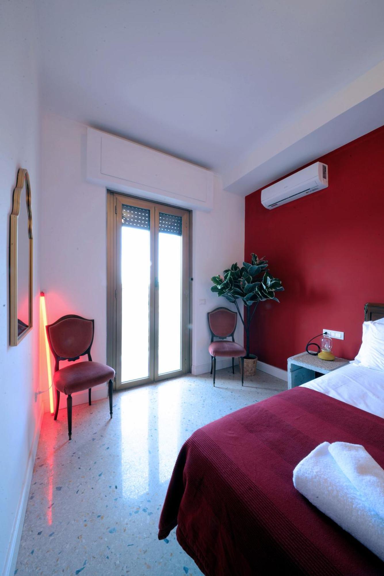 Led House *