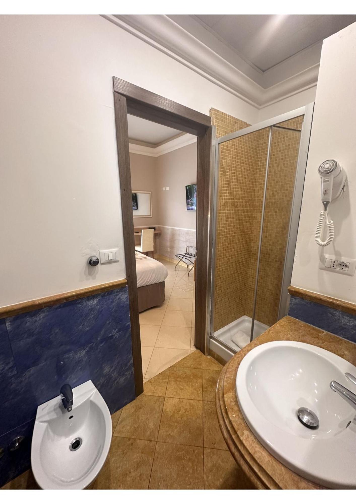 Spqr Guest house *