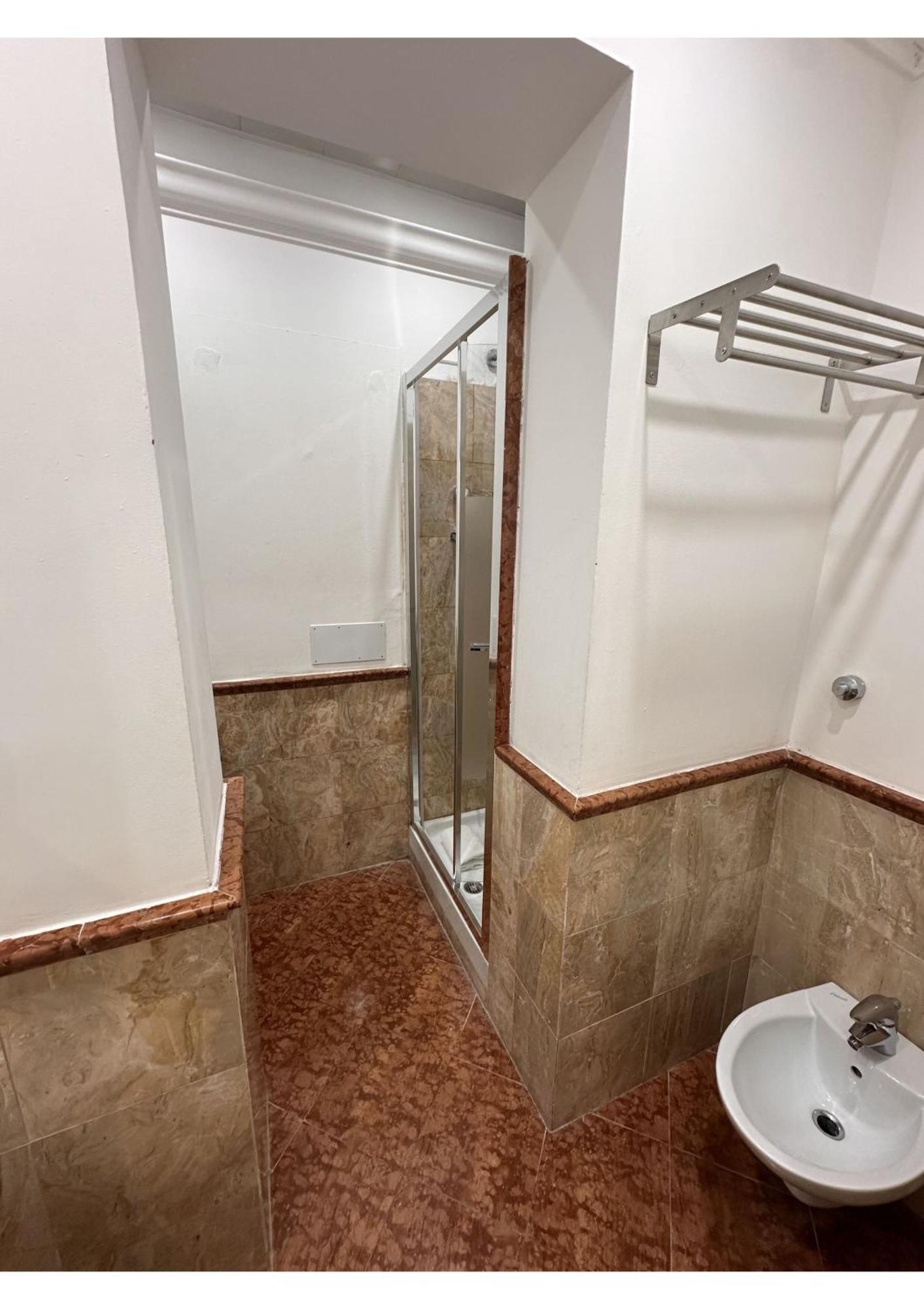 Spqr Guest house *