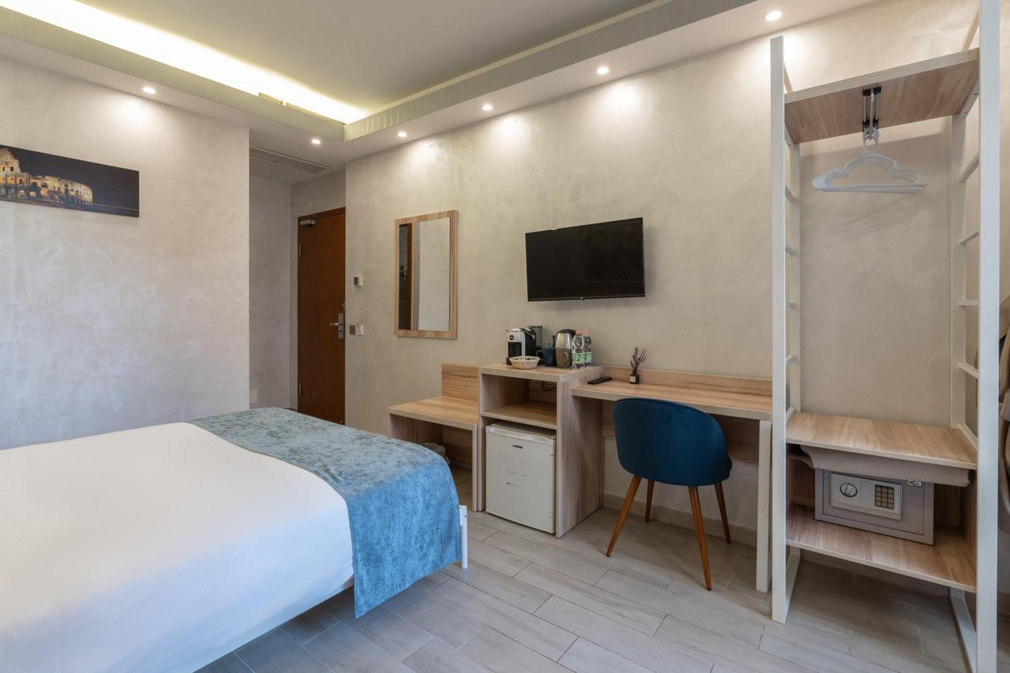 Bed & Breakfast Drago D'oro - Accross From Metro Vittorio Emanuele Roma