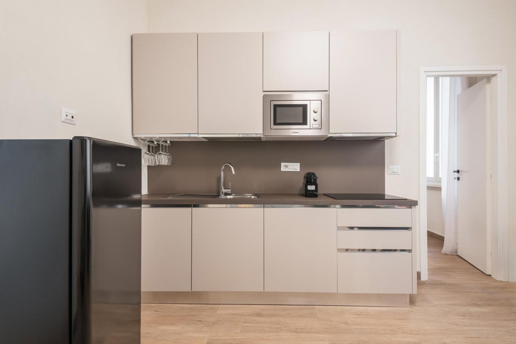C2 Class Apartment, 2 Da Letto Con Giardino In Zona Via Veneto Distante 15 Minuti A Piedi Da Fontana Di Trevi Apartment *