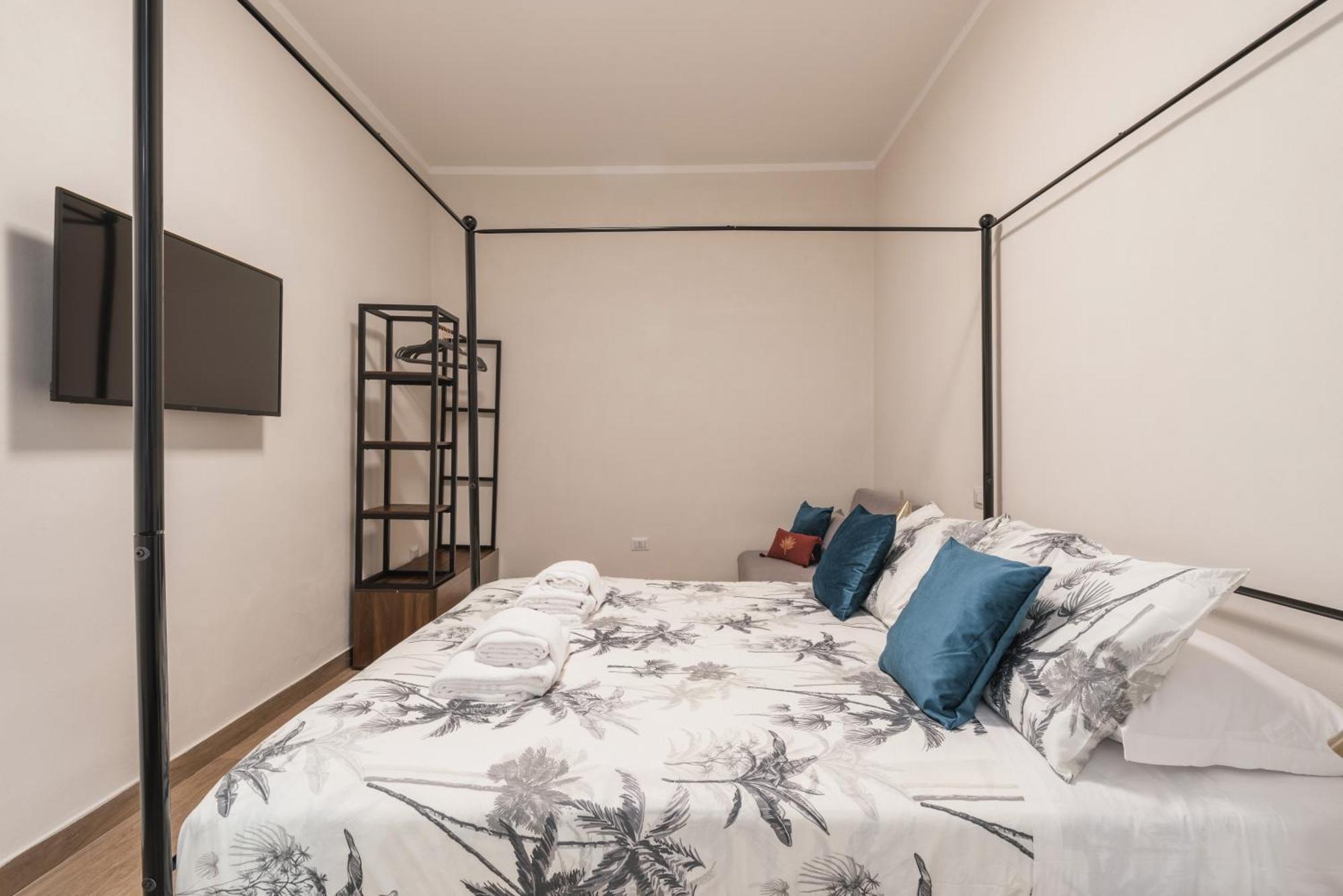 C2 Class Apartment, 2 Da Letto Con Giardino In Zona Via Veneto Distante 15 Minuti A Piedi Da Fontana Di Trevi *