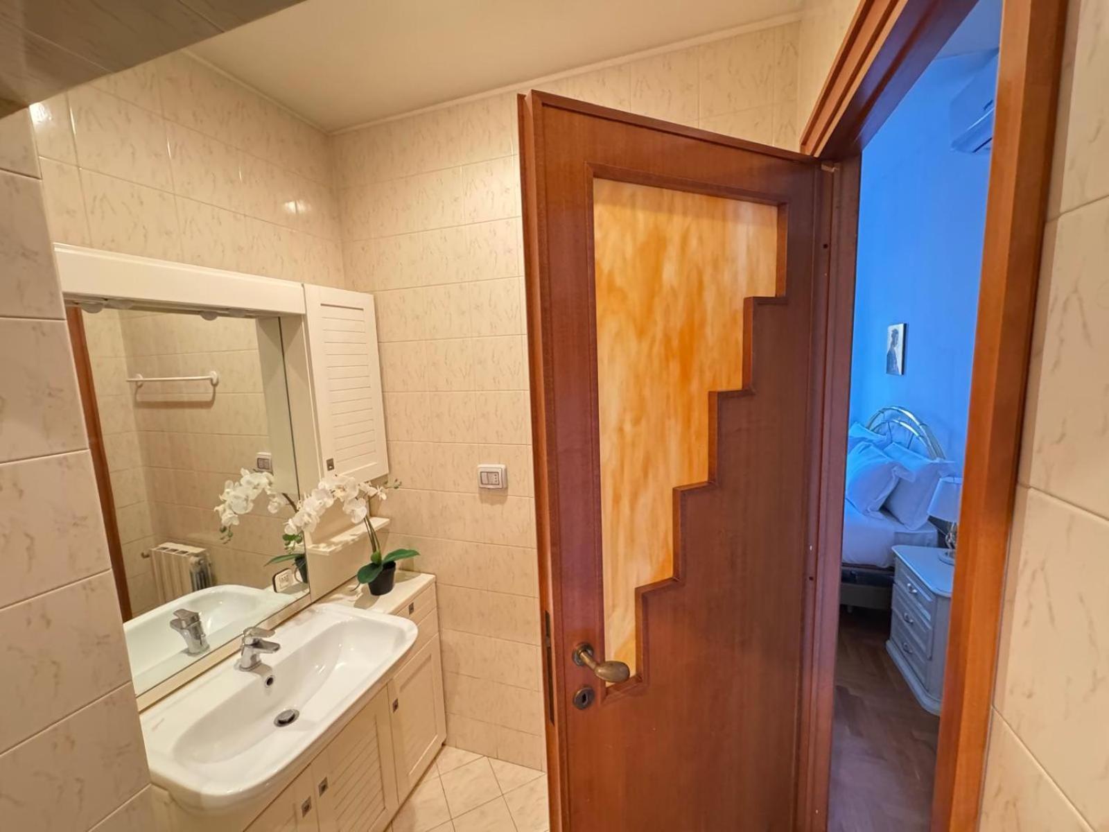 Apartment Comfy Vatican Hideaway Rome