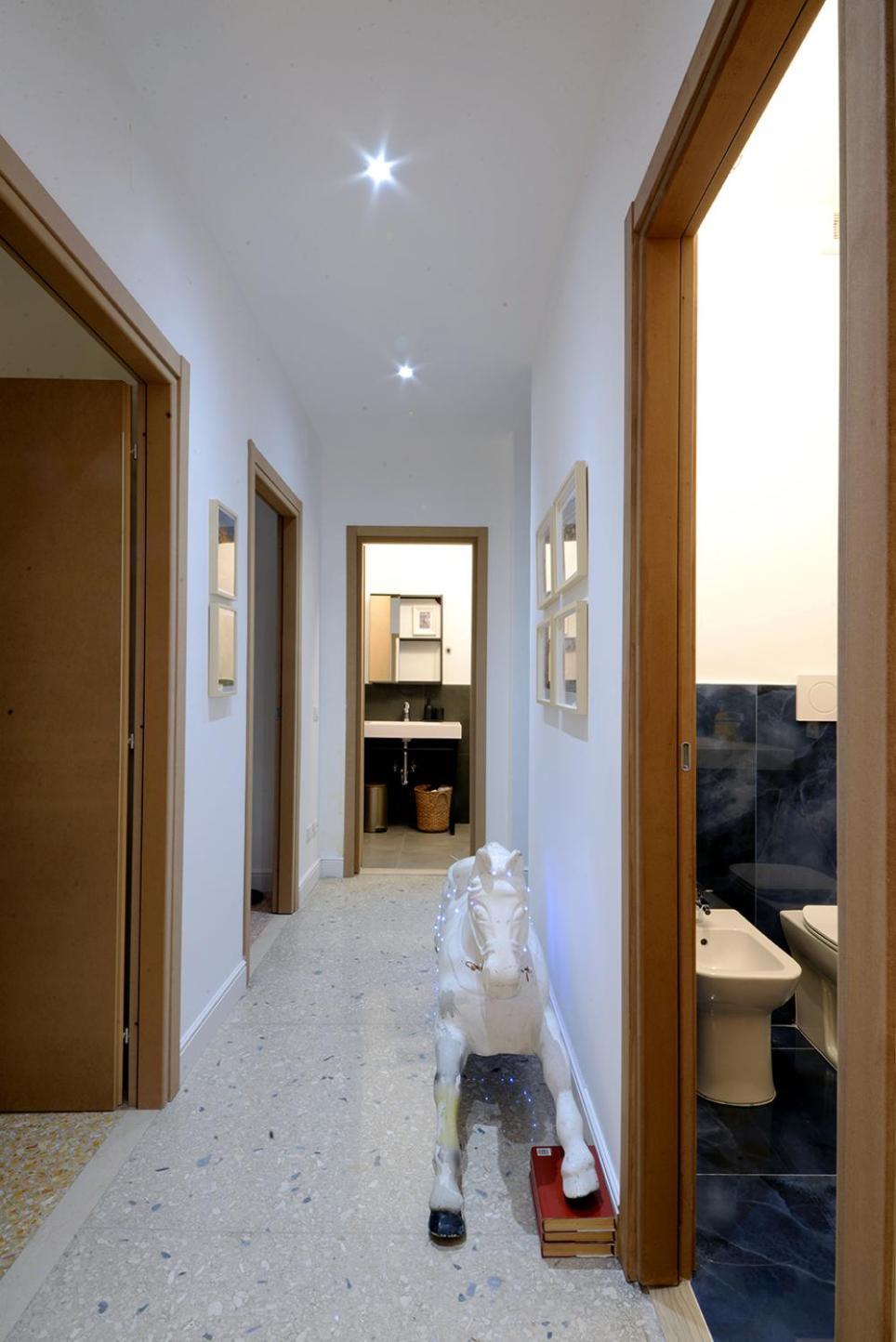 Led House *