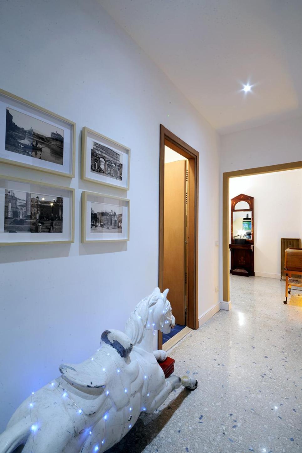 Led House Rome