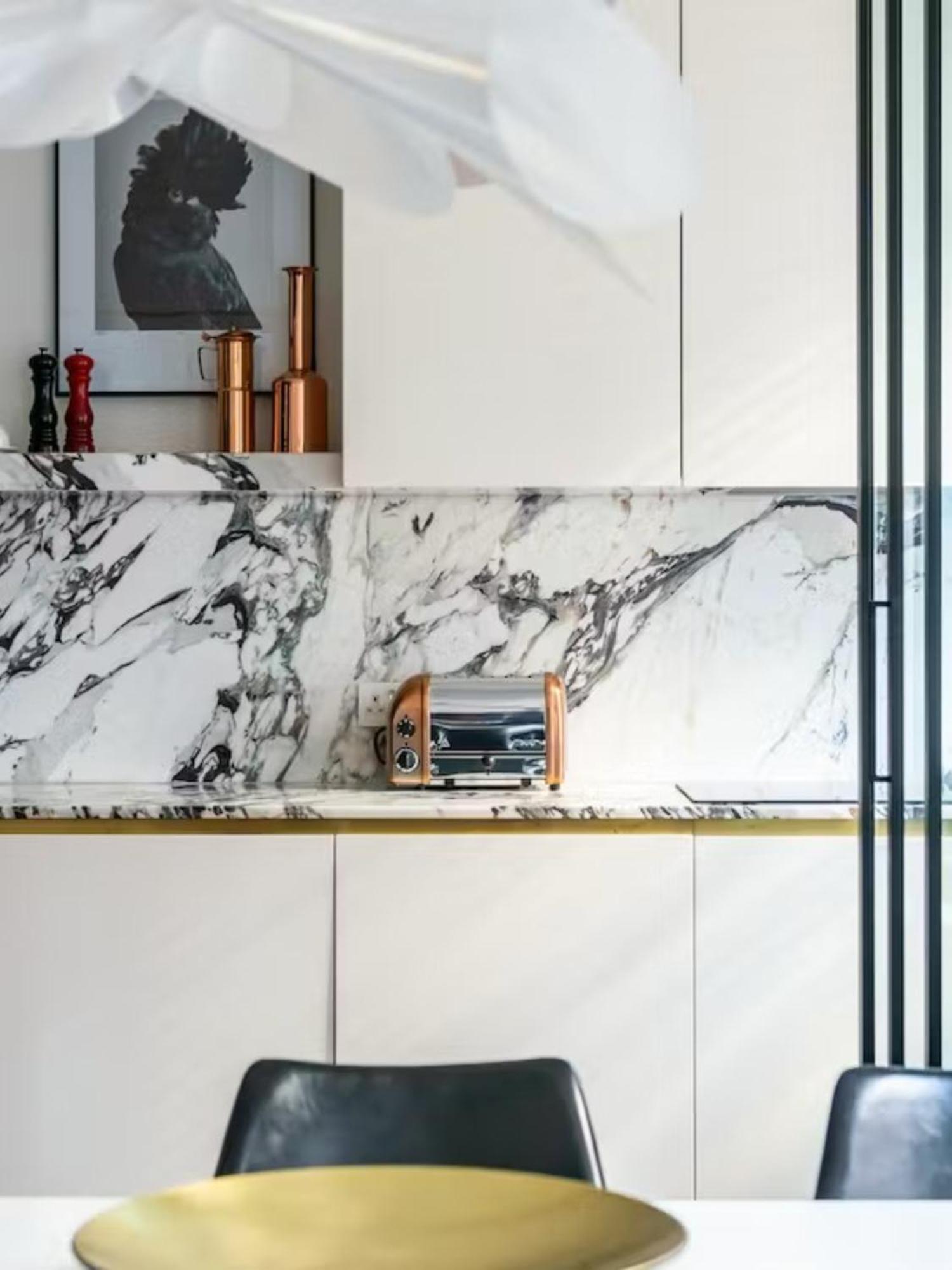 Saturn Apartment Rome