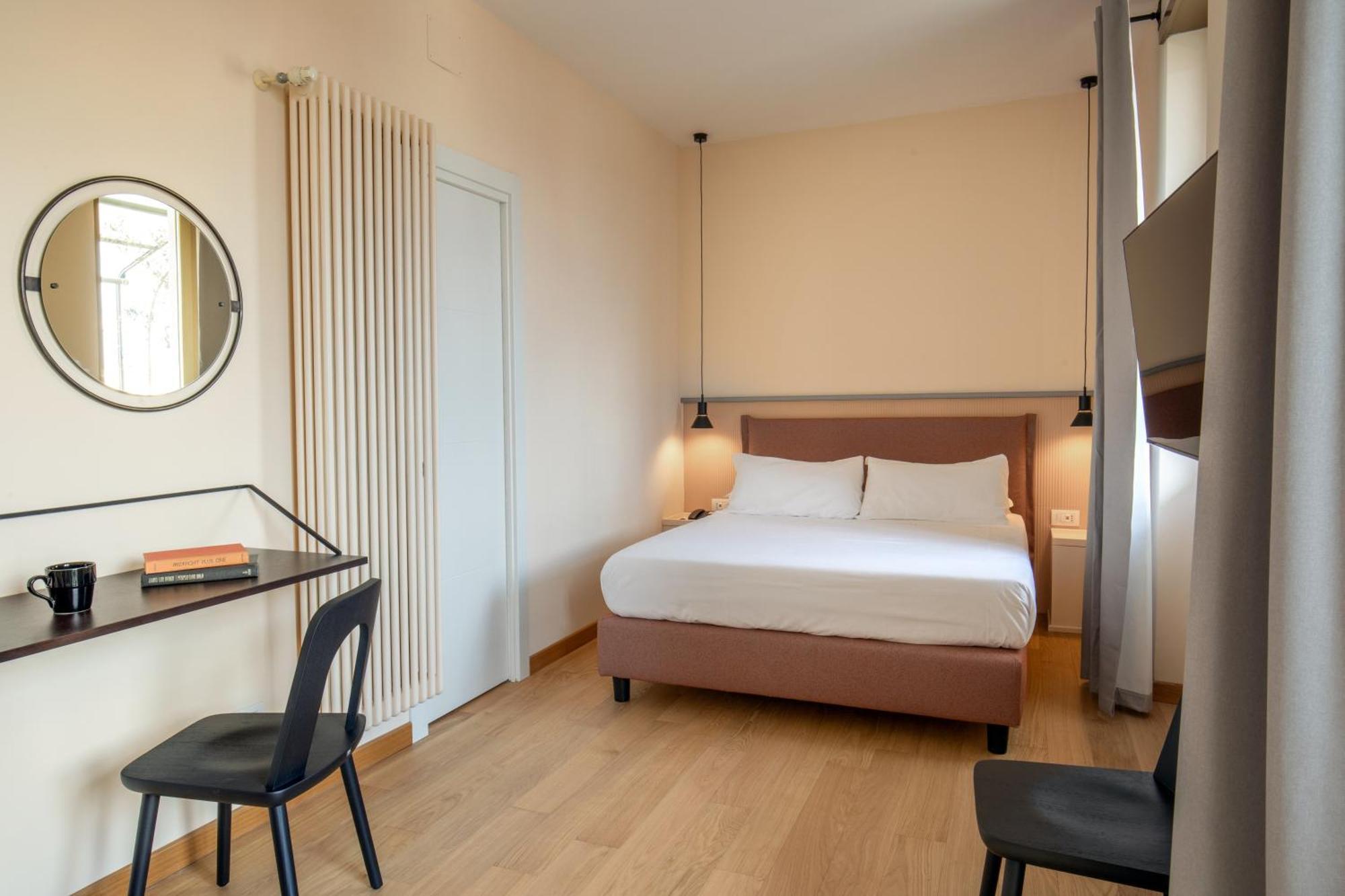 Colosseum Hotel