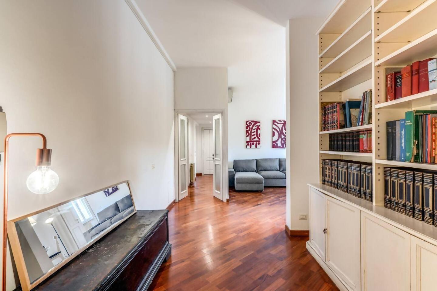 Apartment Splendid Flat On The Tiber River