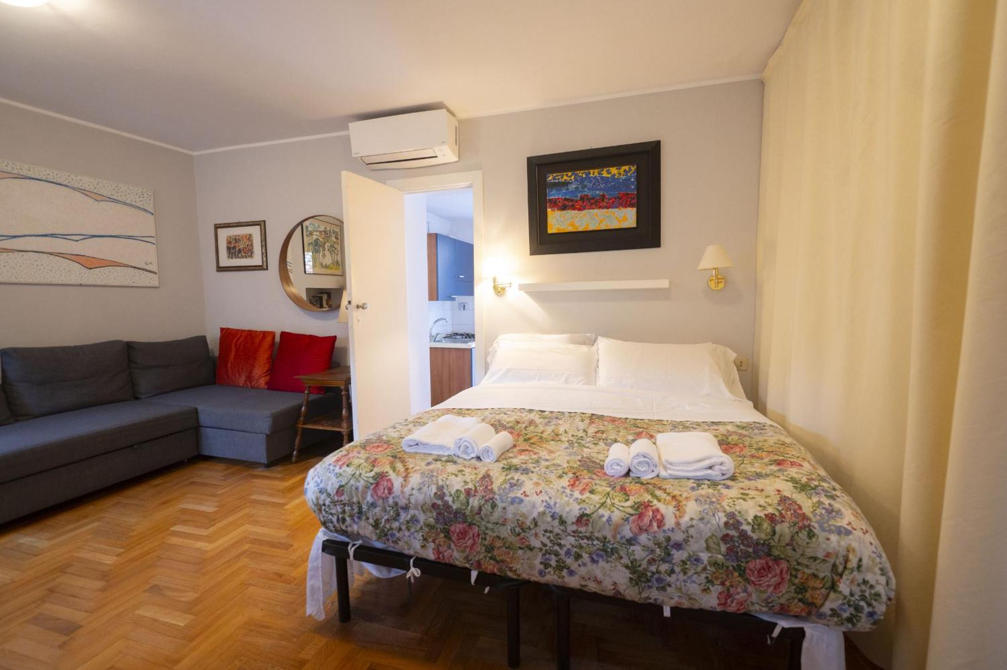 Your Piazza Navona Hideaway With Terrace * Rome