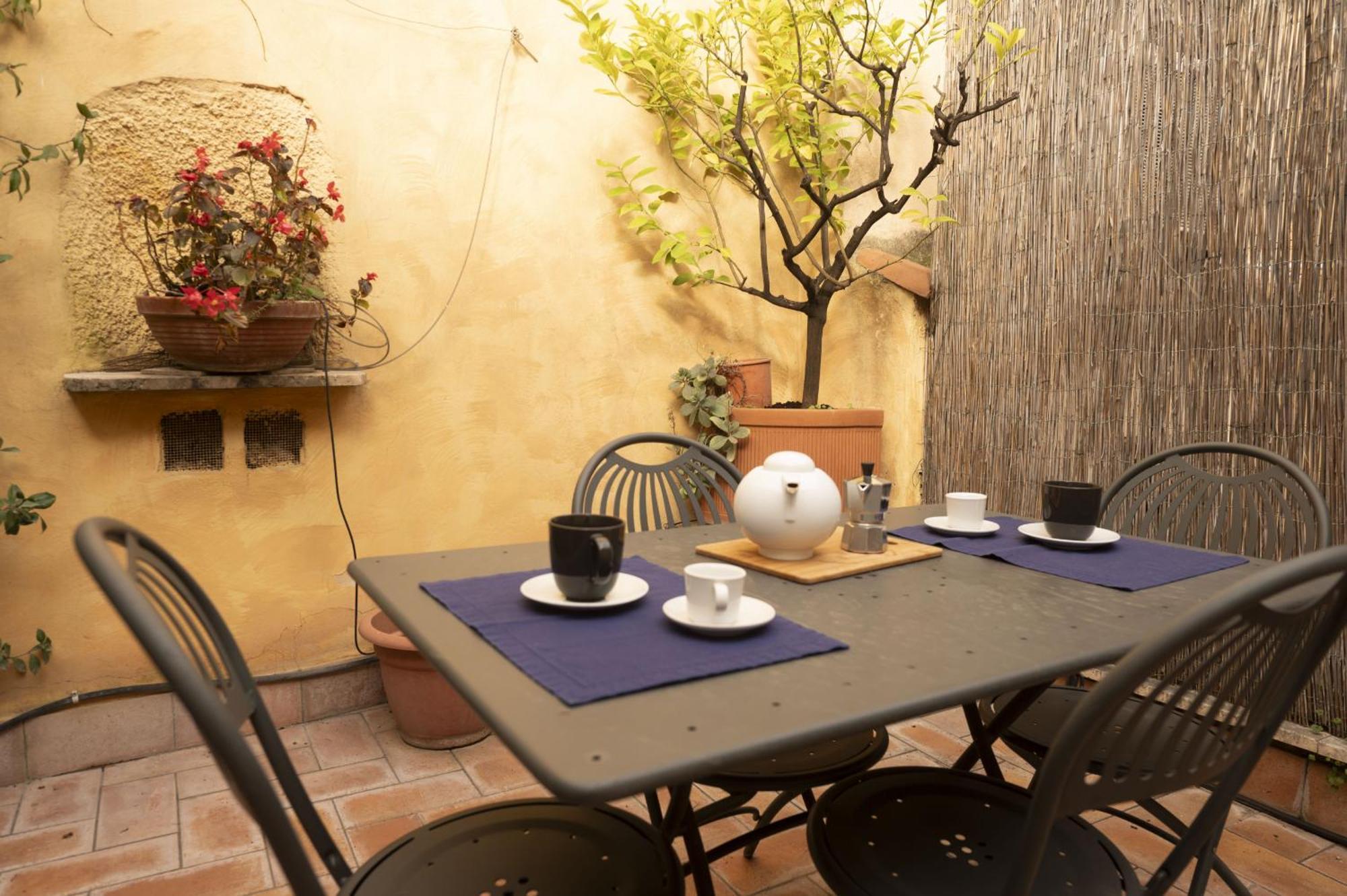 Your Piazza Navona Hideaway With Terrace