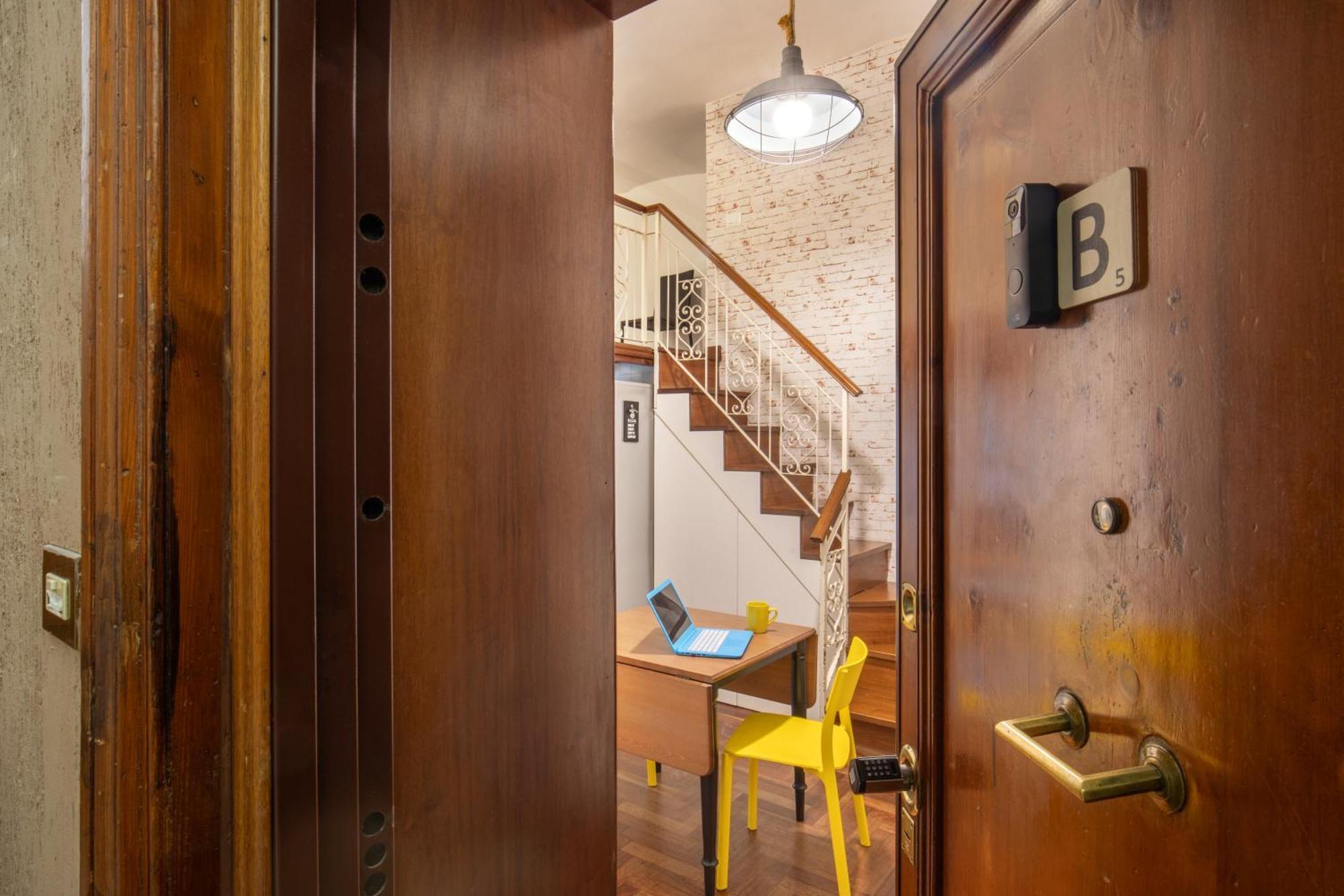 Apartment B5 Vatican *