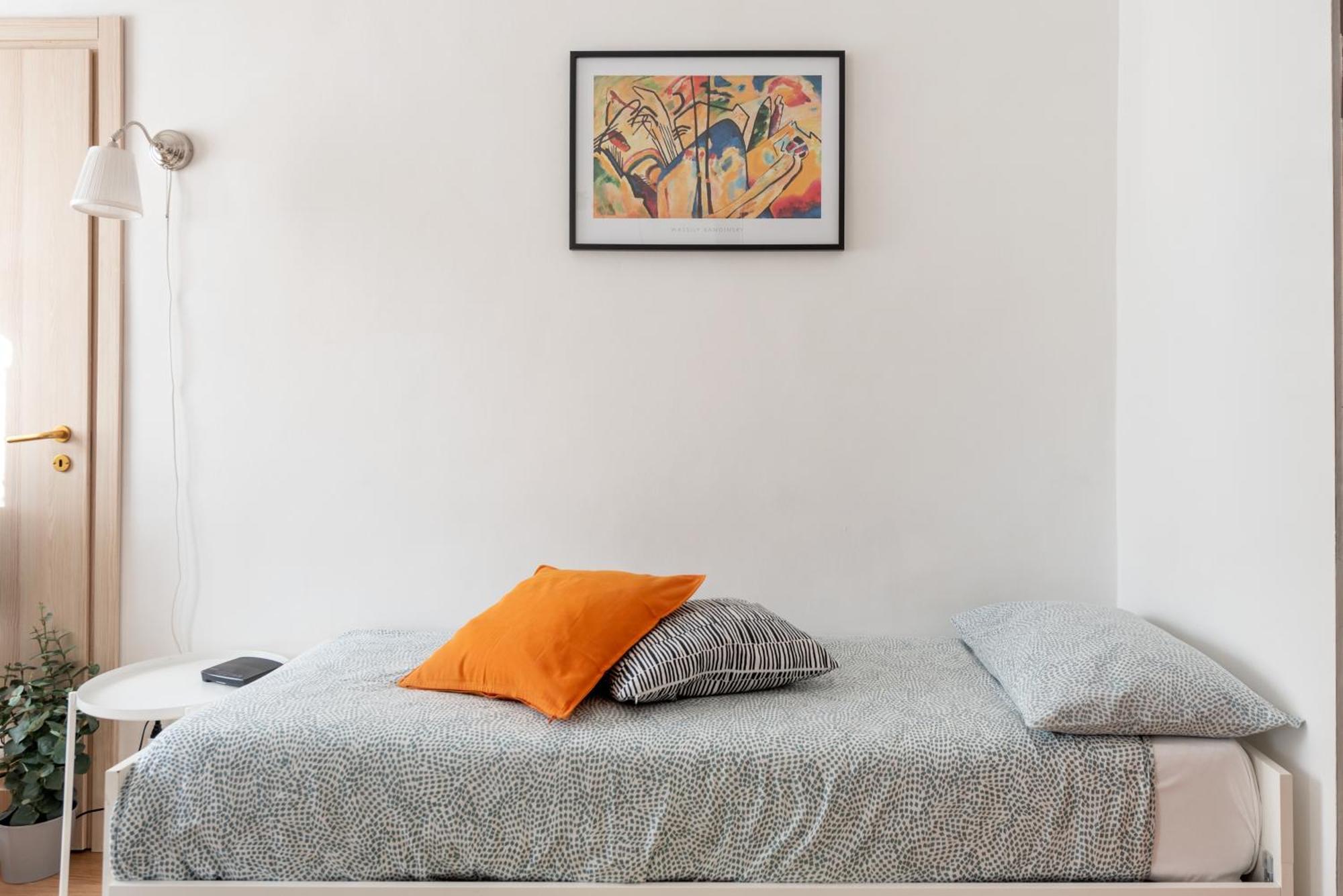 Little Basic Apartment *