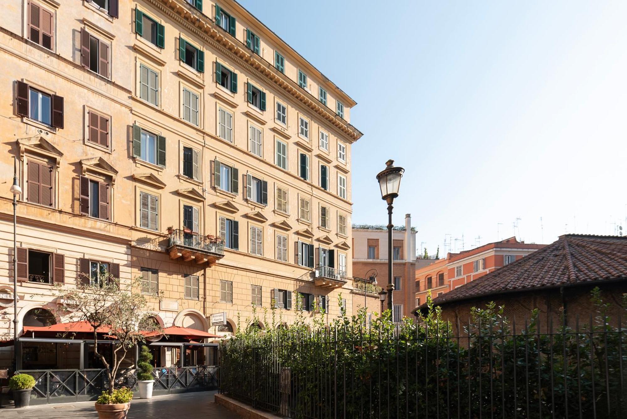 Largo Leopardi Modern Roma