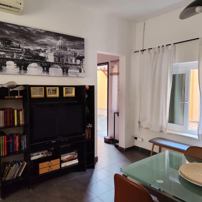 Casa Appiolatino * Rome
